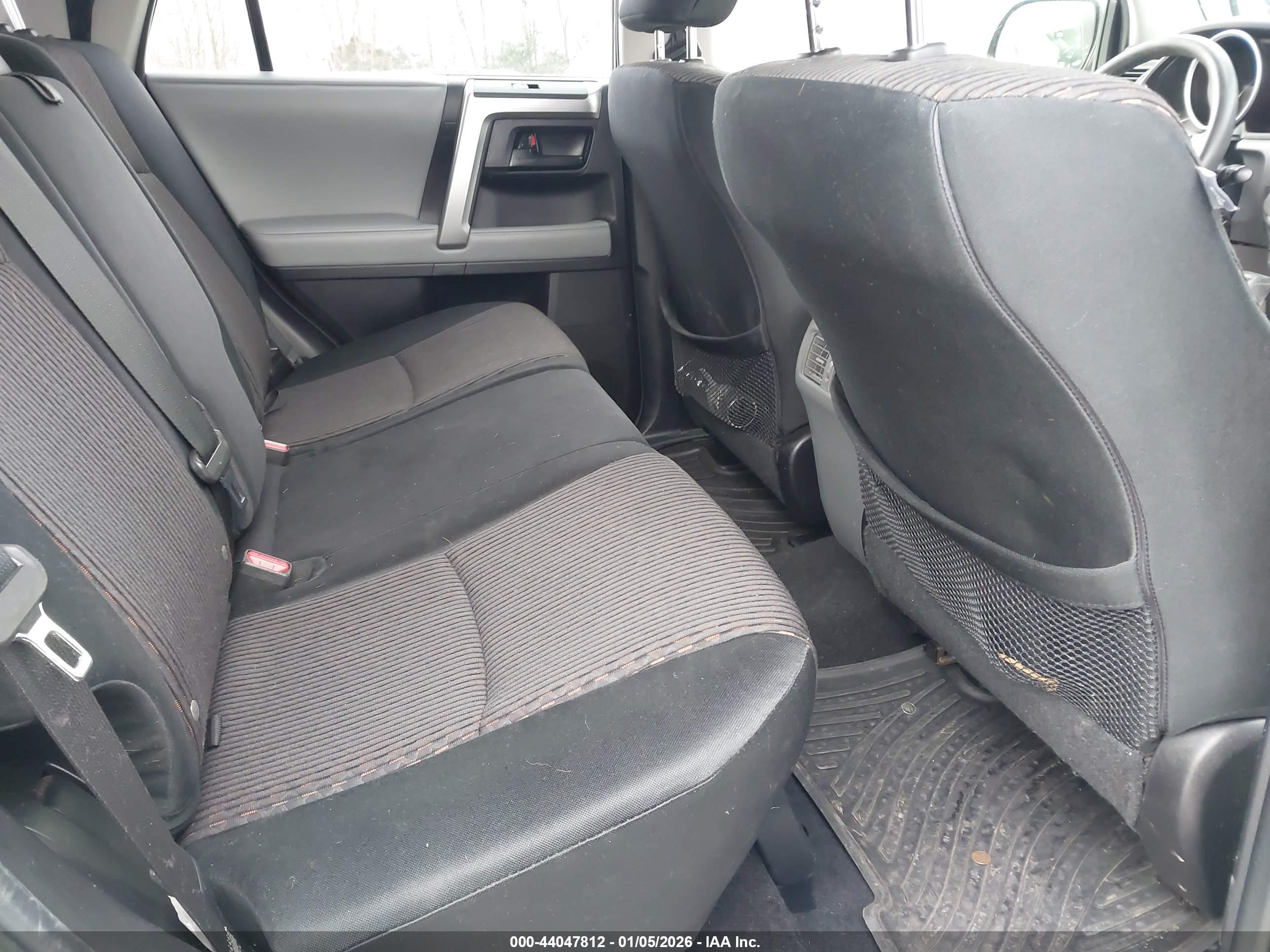 TOYOTA 4RUNNER image 8