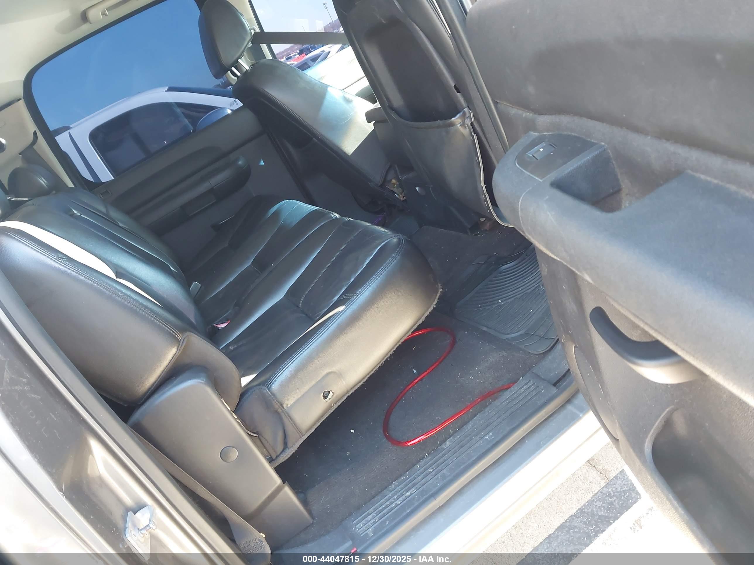 CHEVROLET SILVERADO image 8