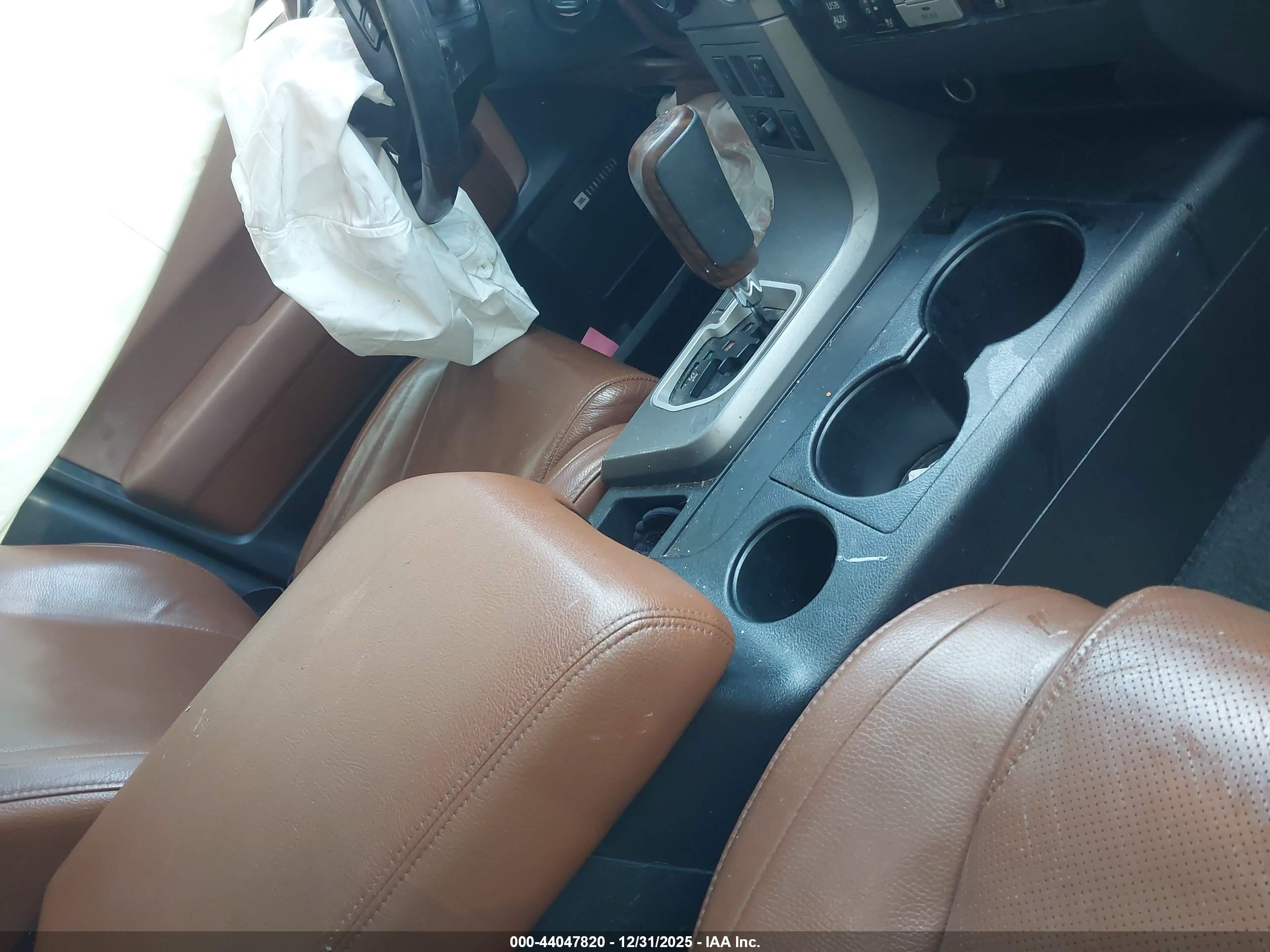 TOYOTA SEQUOIA image 5
