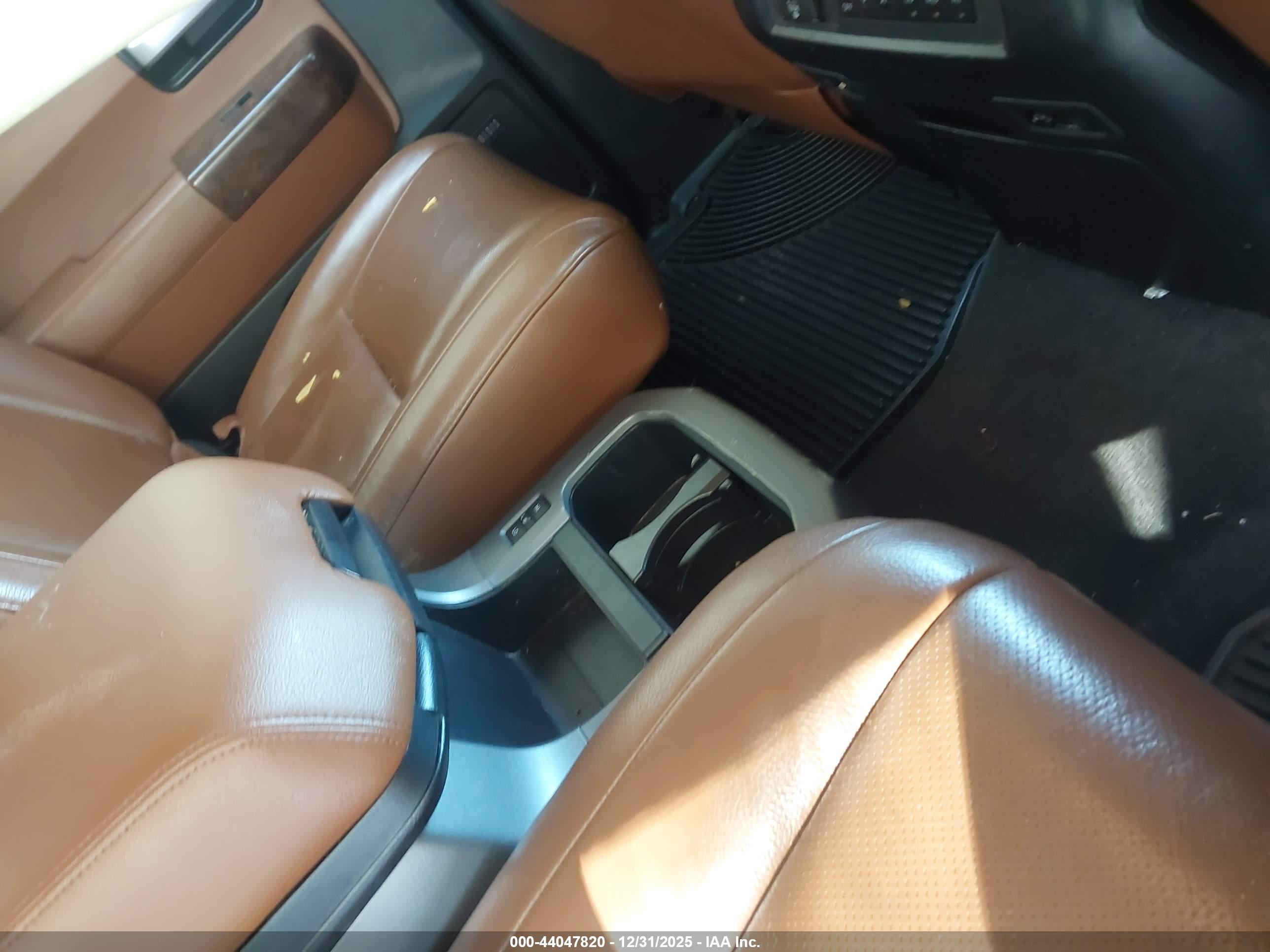 TOYOTA SEQUOIA image 8