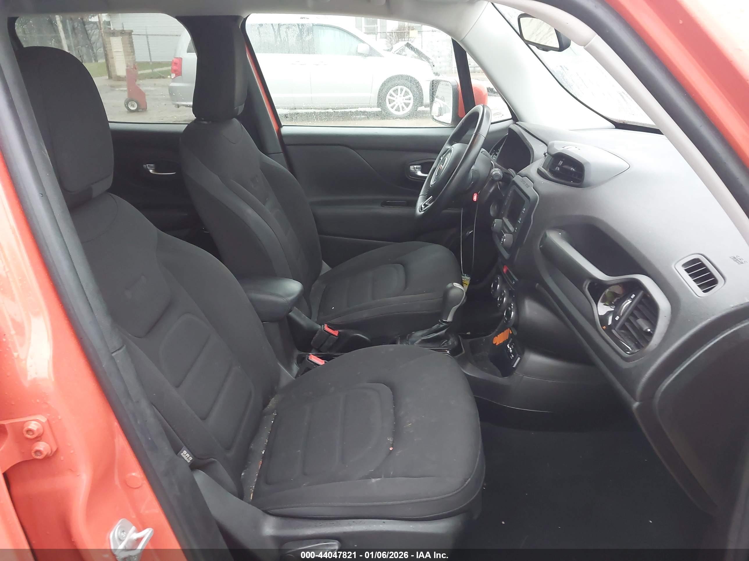 JEEP RENEGADE image 5