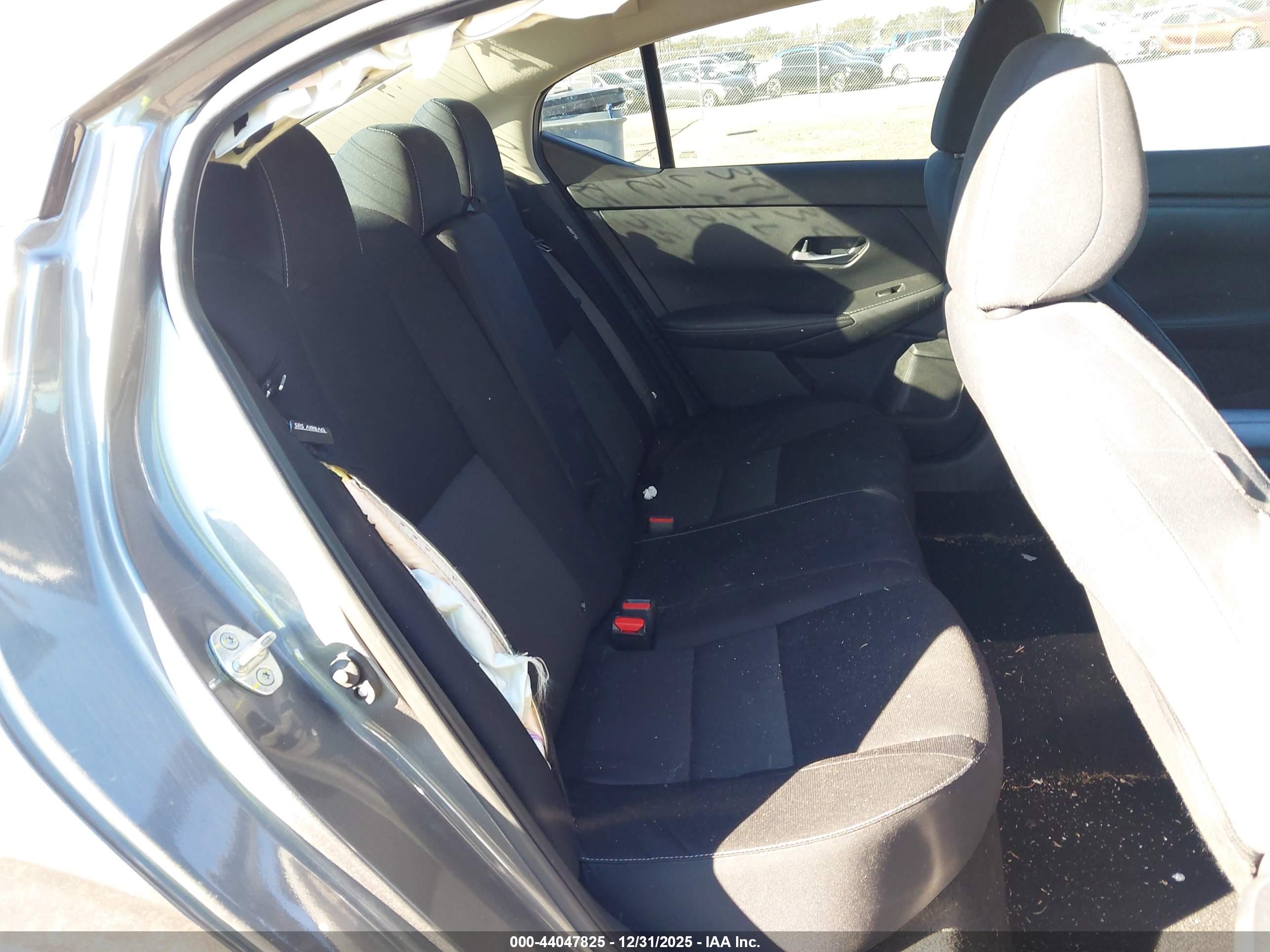 NISSAN SENTRA image 8