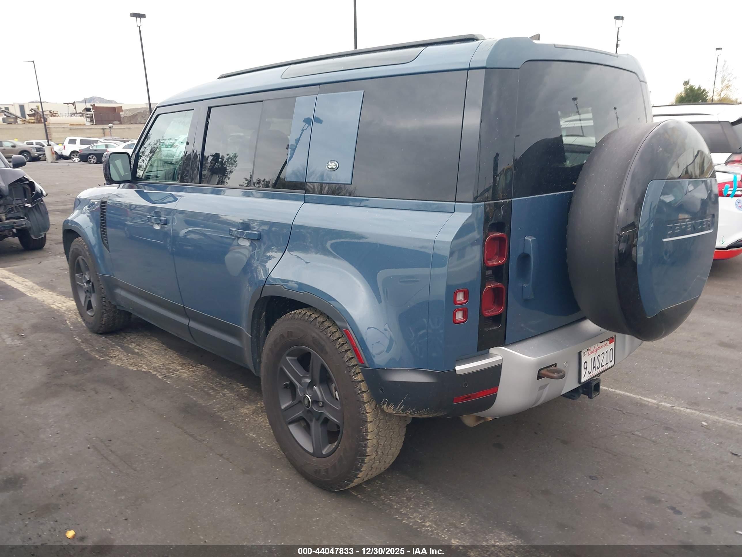 LAND ROVER image 3