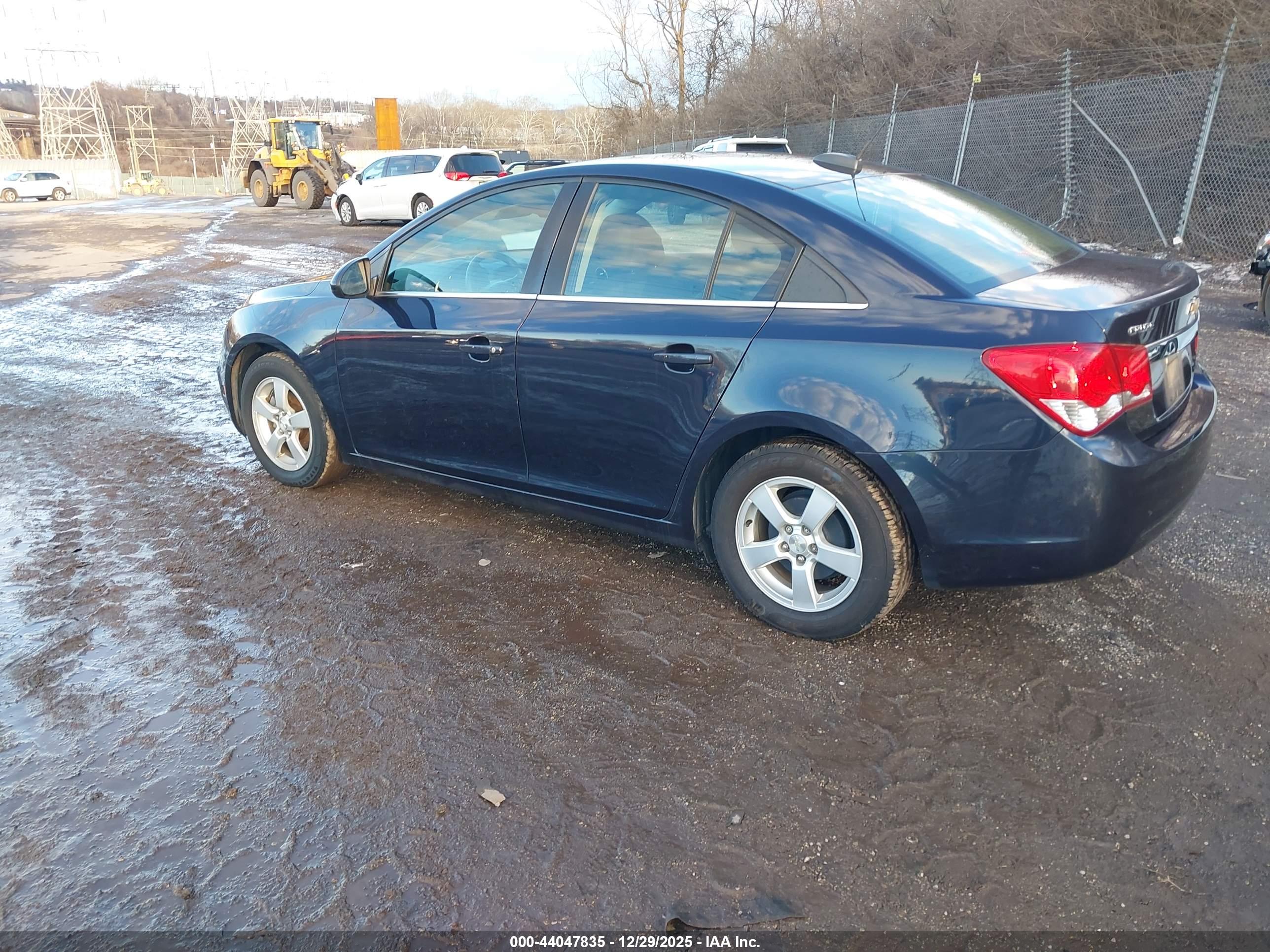 CHEVROLET CRUZE image 3