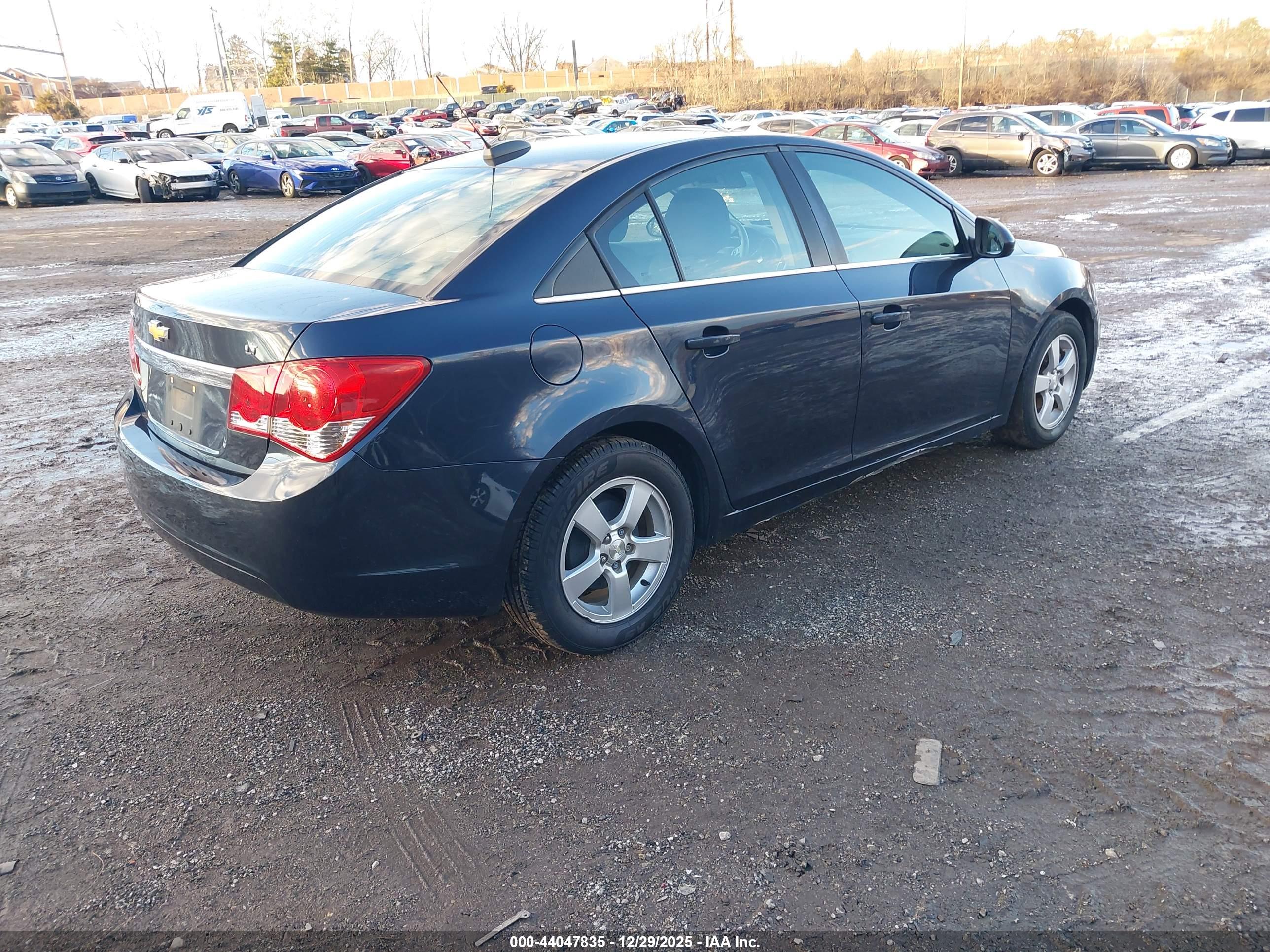 CHEVROLET CRUZE image 4
