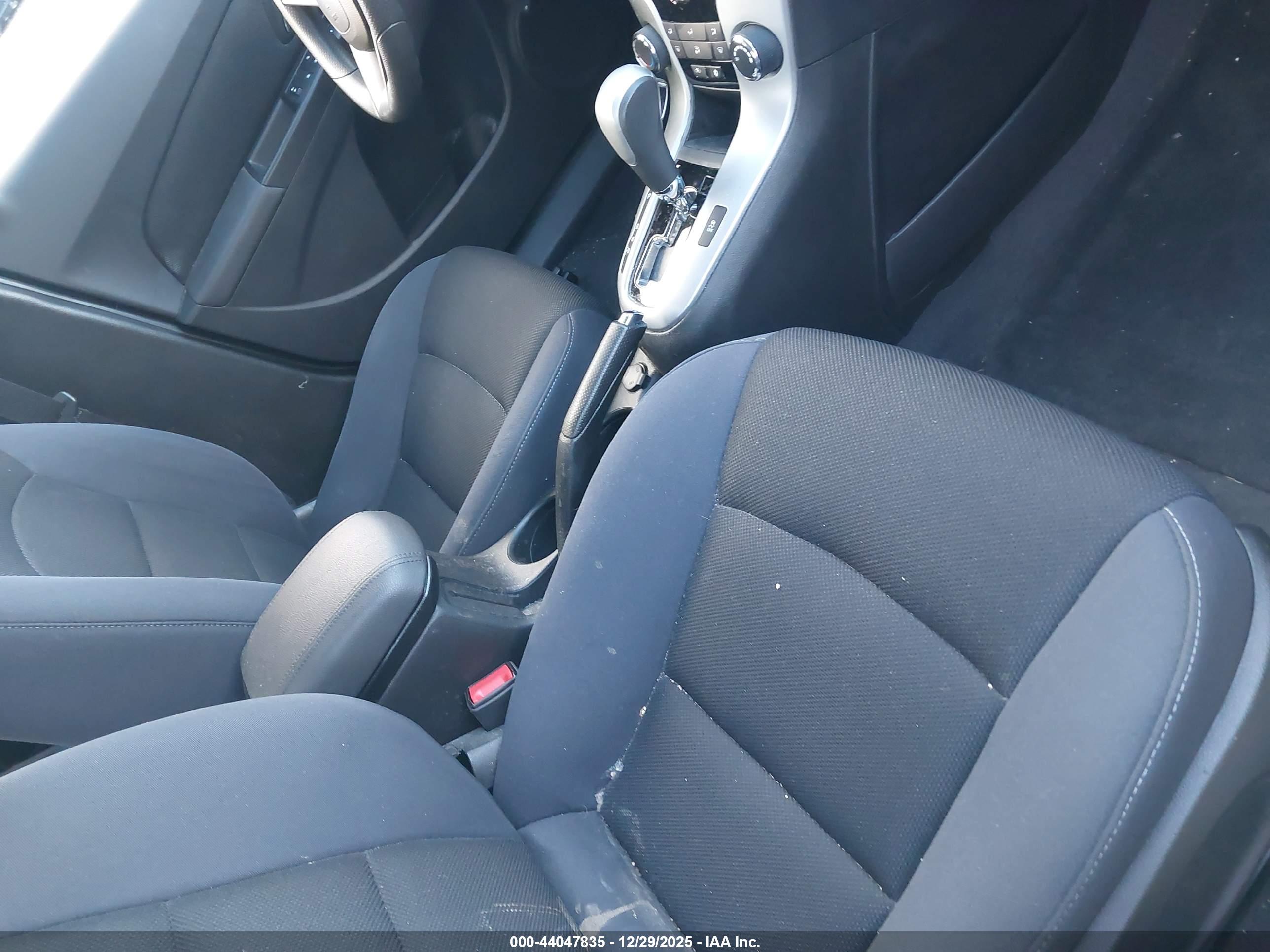 CHEVROLET CRUZE image 5