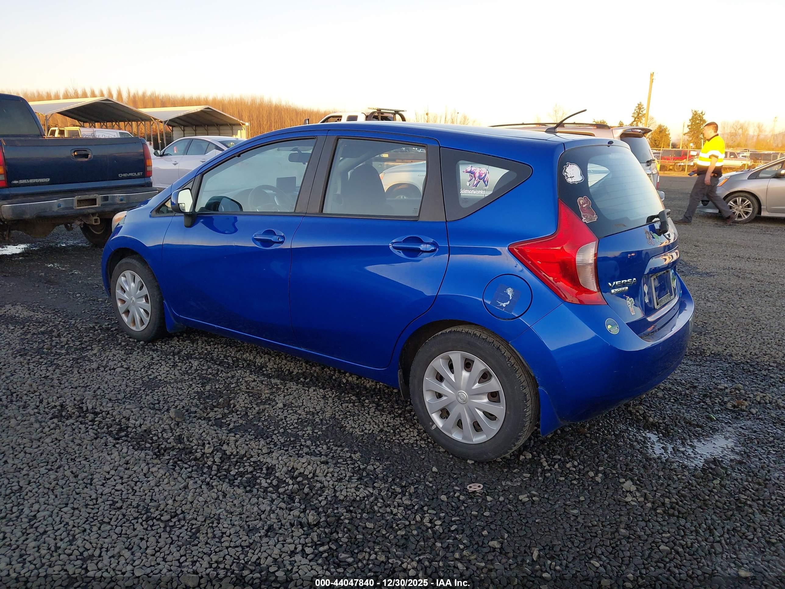 NISSAN VERSA image 3