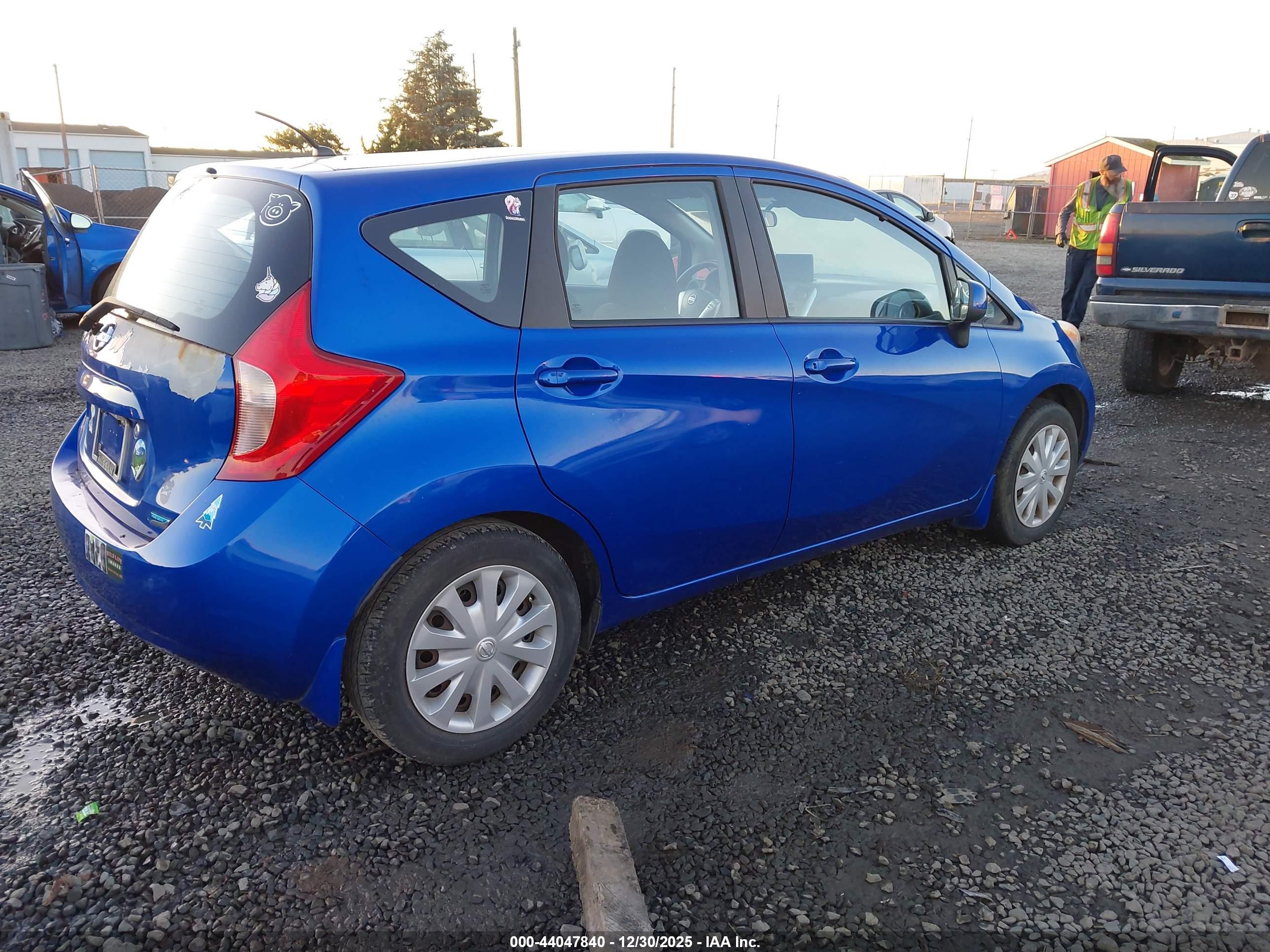 NISSAN VERSA image 4