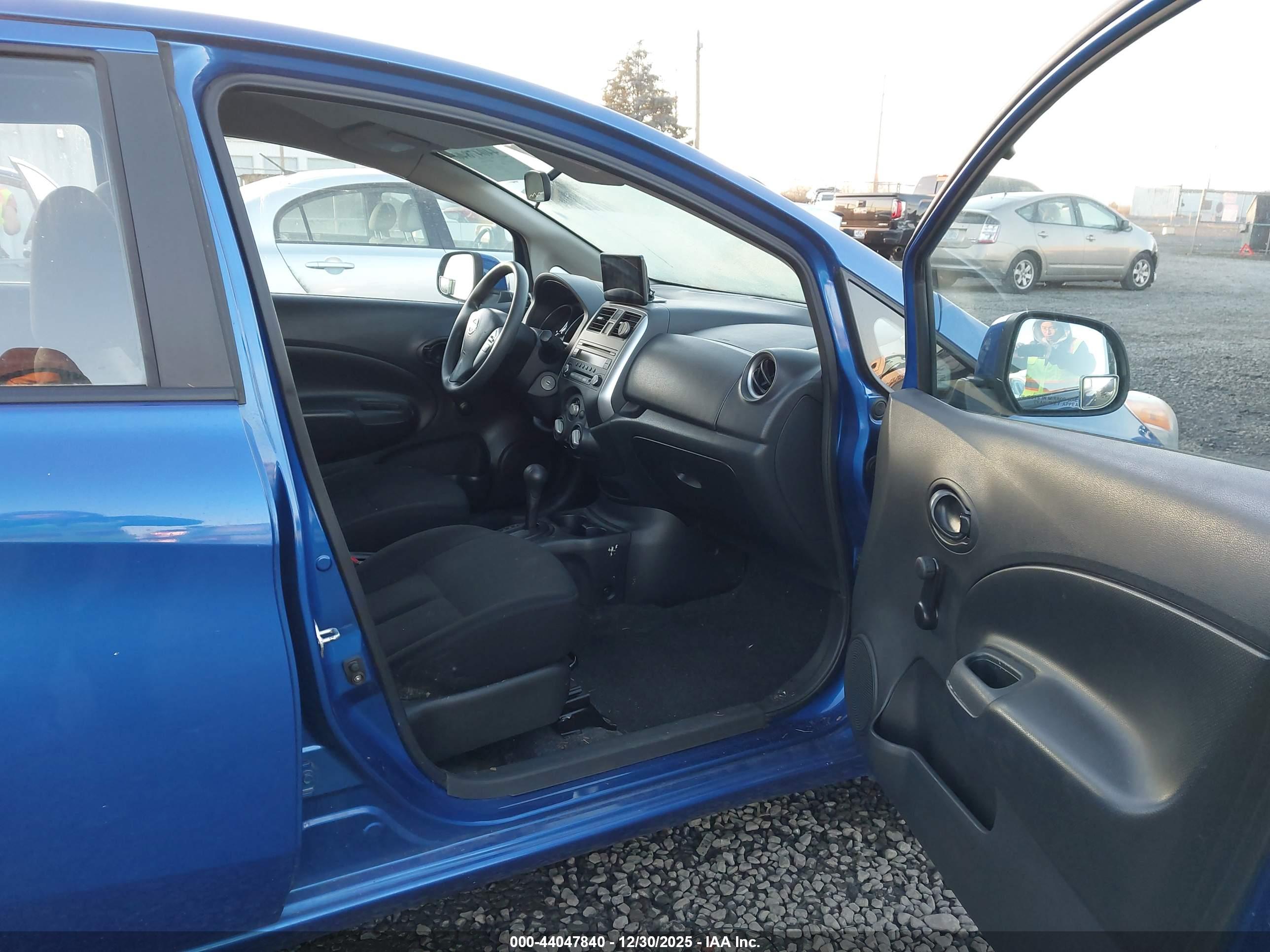 NISSAN VERSA image 5