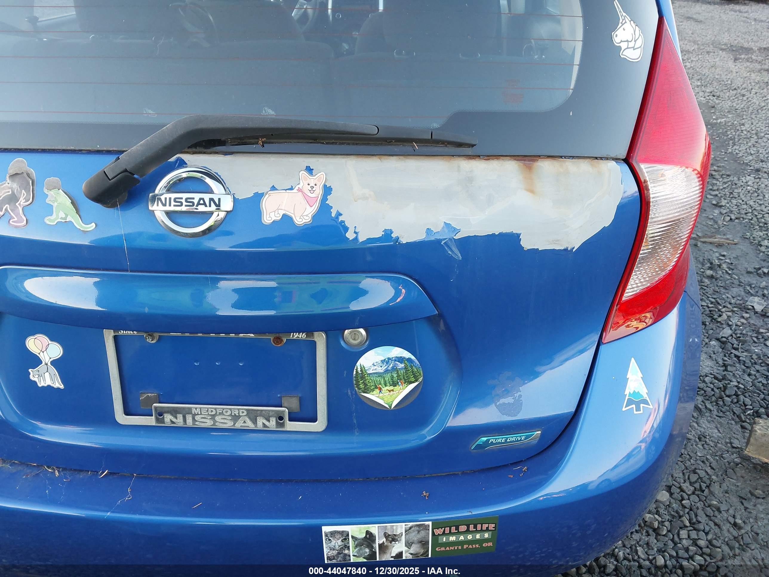 NISSAN VERSA image 6