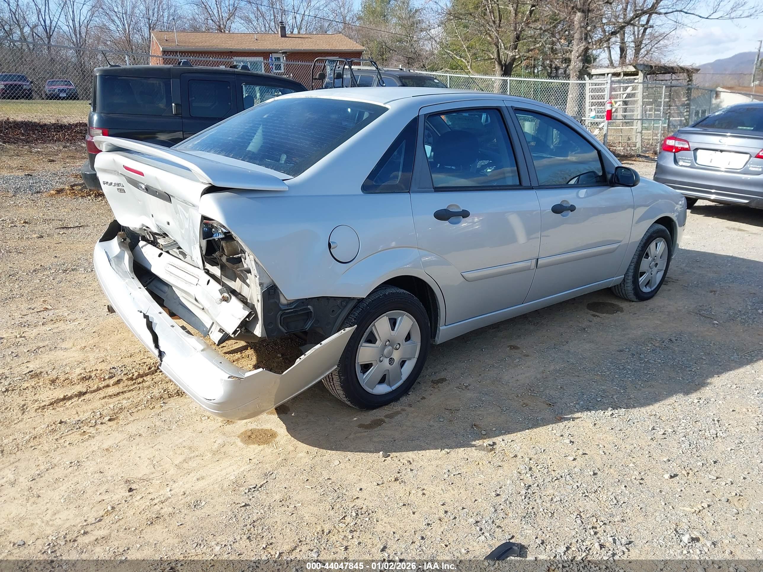 FORD FOCUS image 4