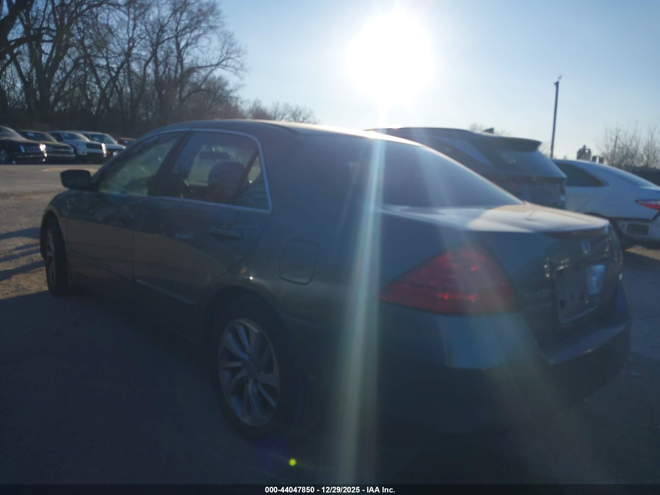 HONDA ACCORD image 3