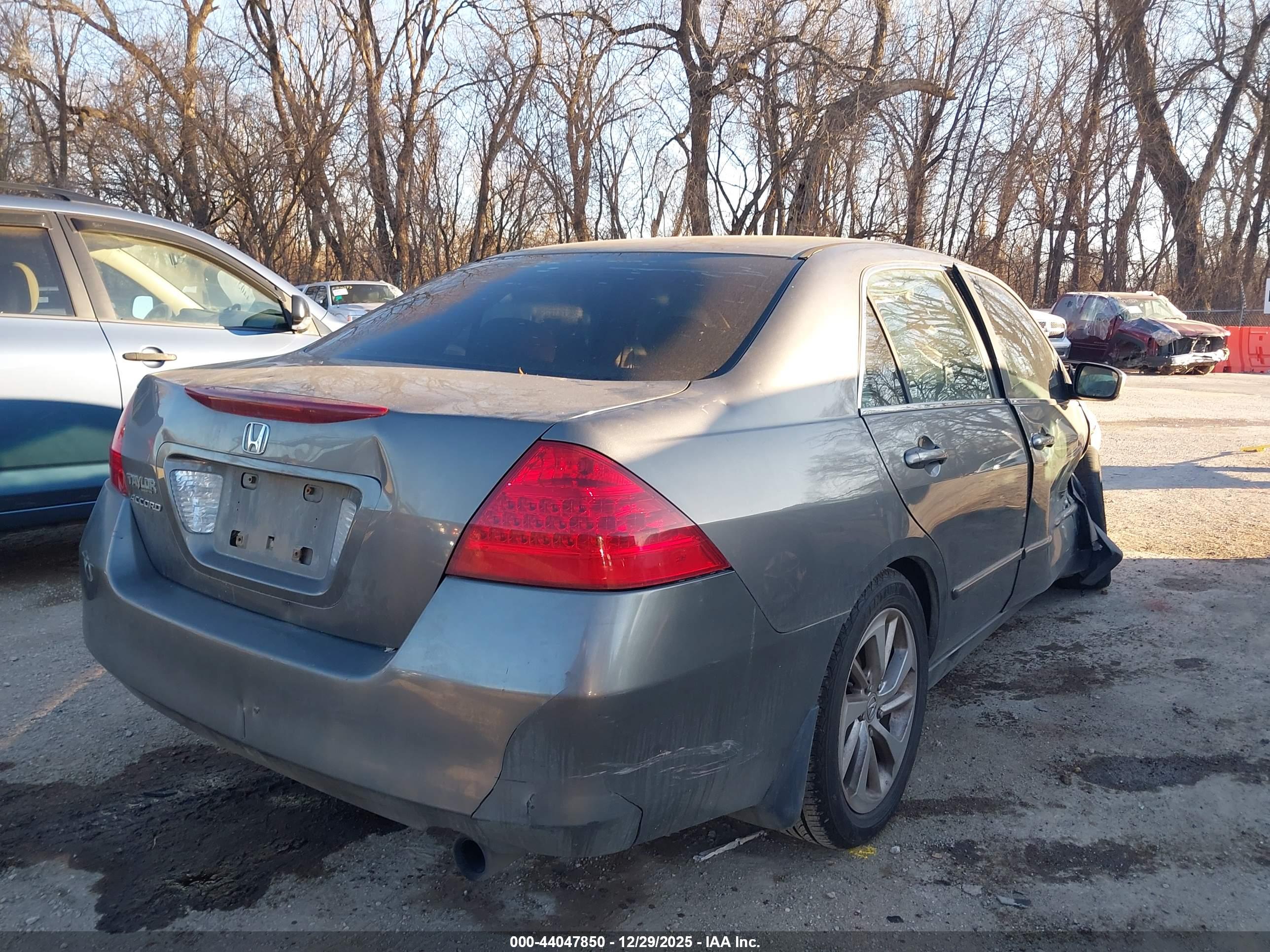 HONDA ACCORD image 4