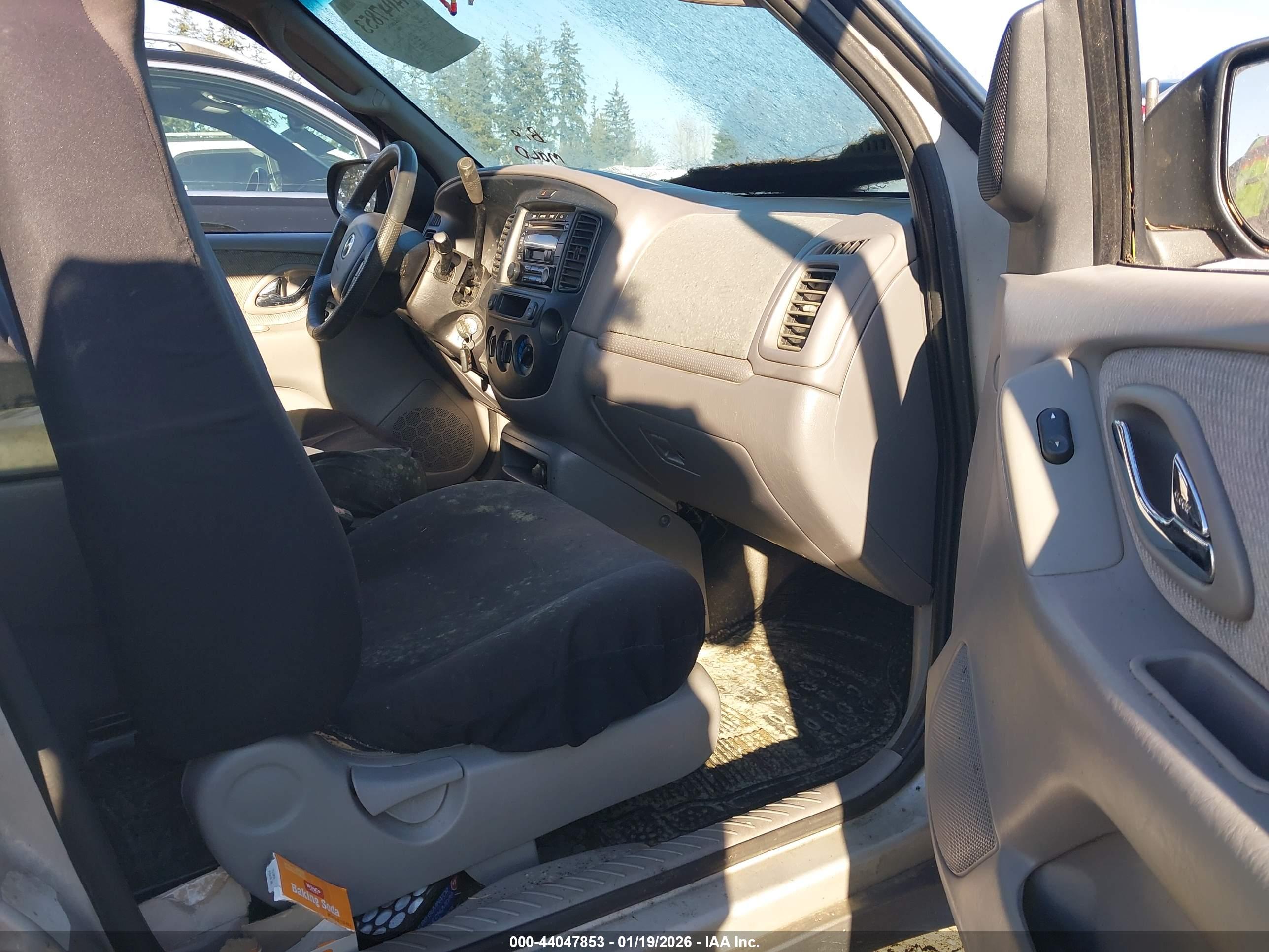 MAZDA TRIBUTE image 5