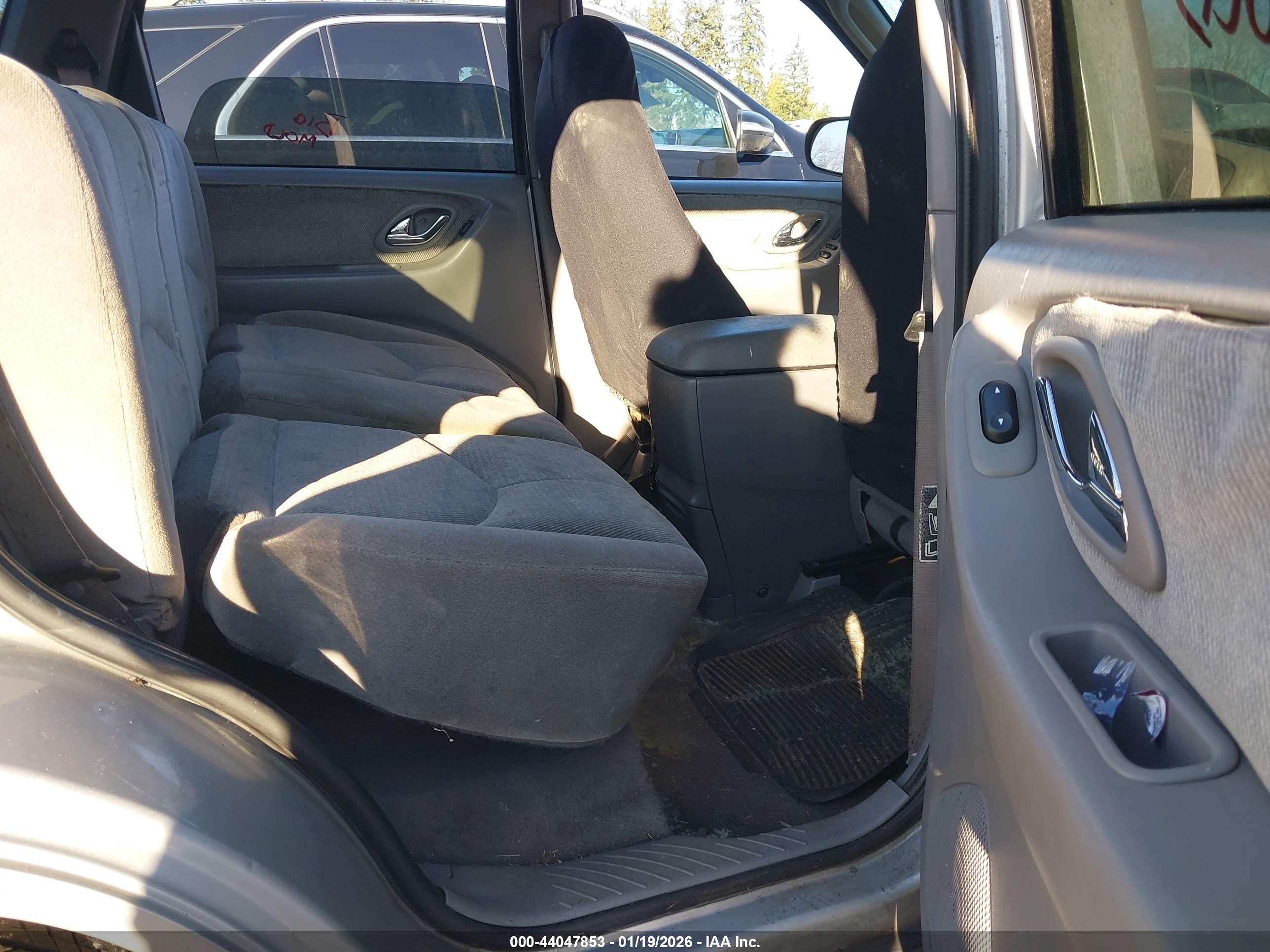 MAZDA TRIBUTE image 8
