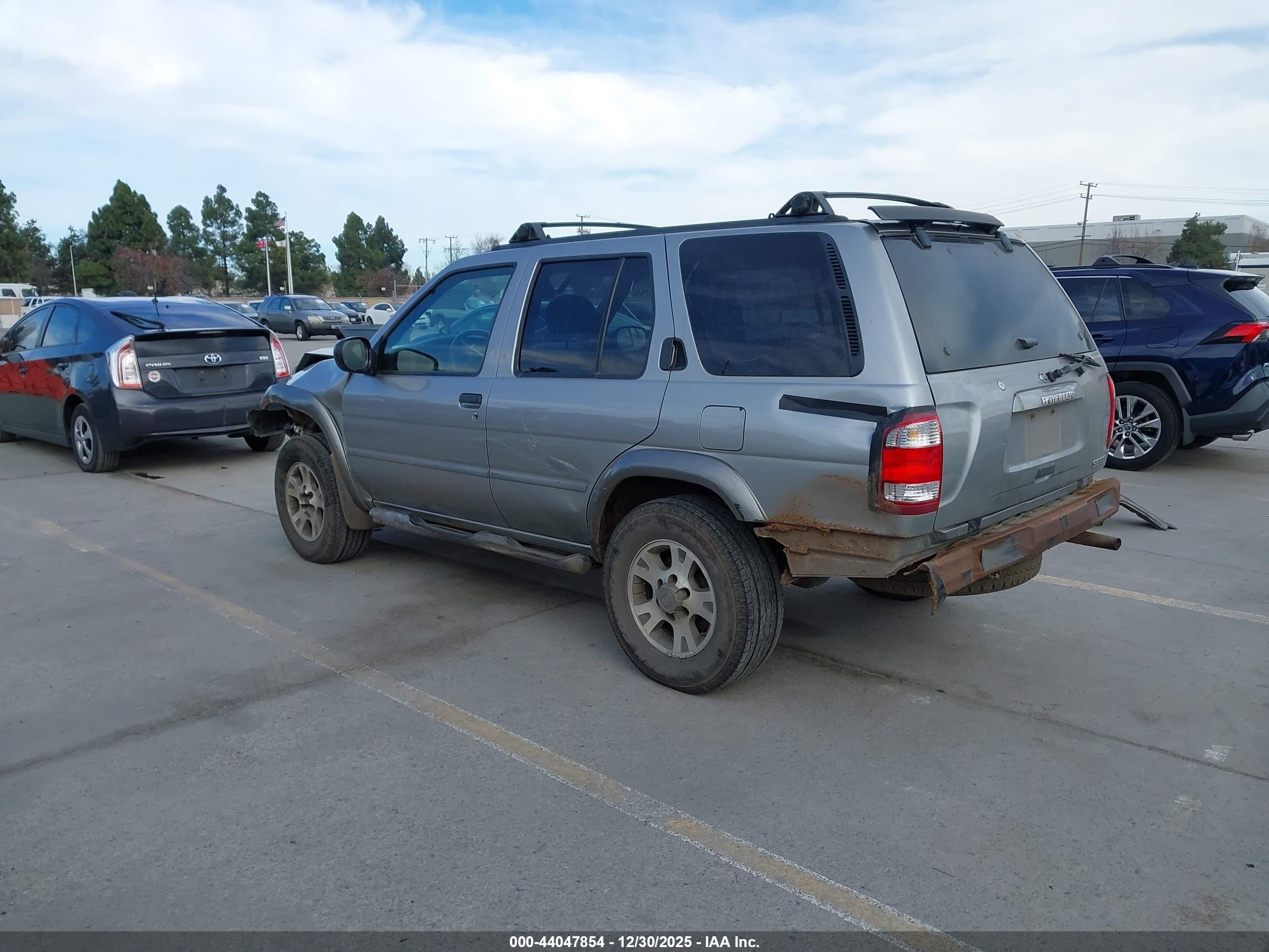 NISSAN PATHFINDER image 3