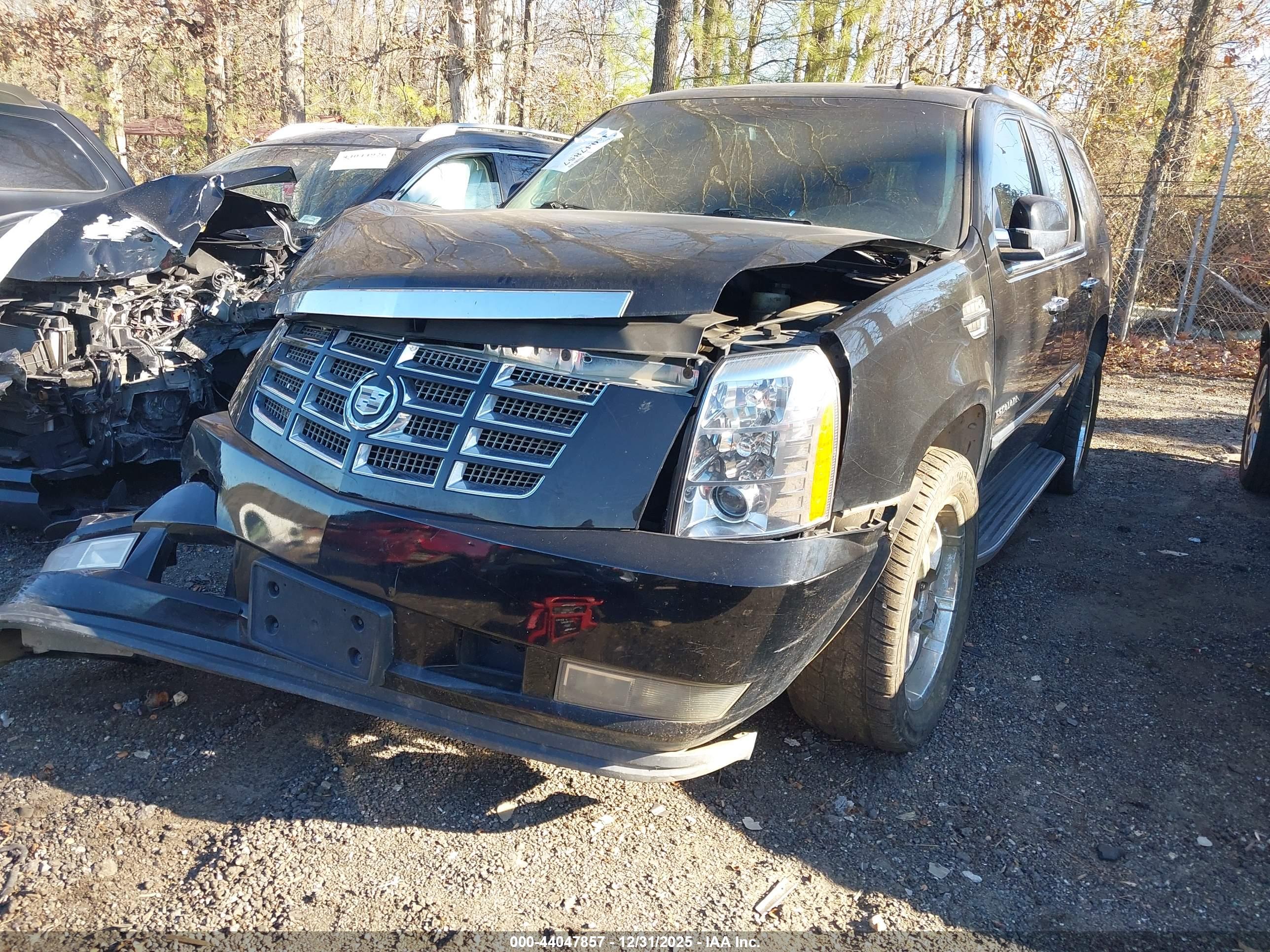 CADILLAC ESCALADE image 2