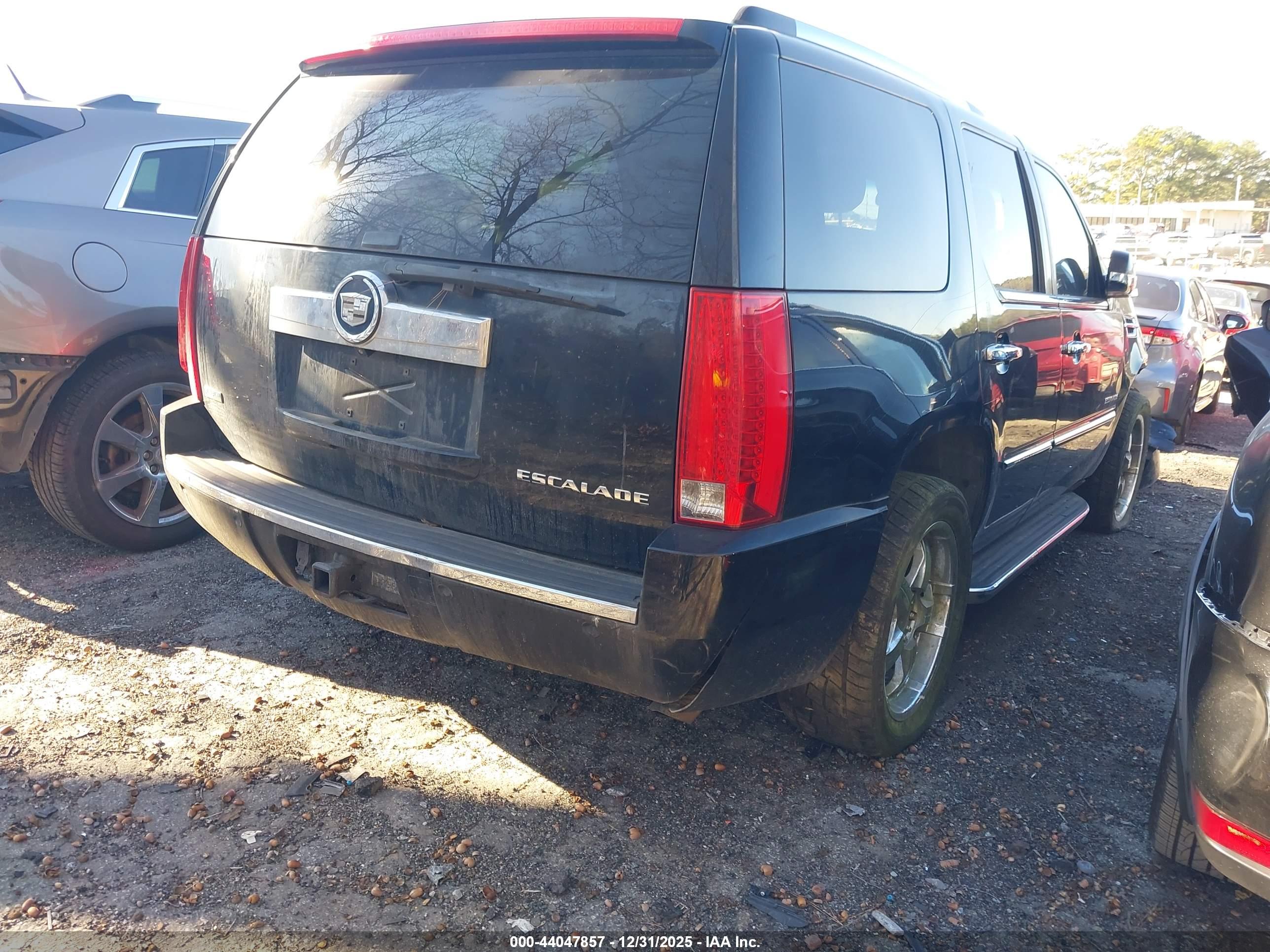 CADILLAC ESCALADE image 4