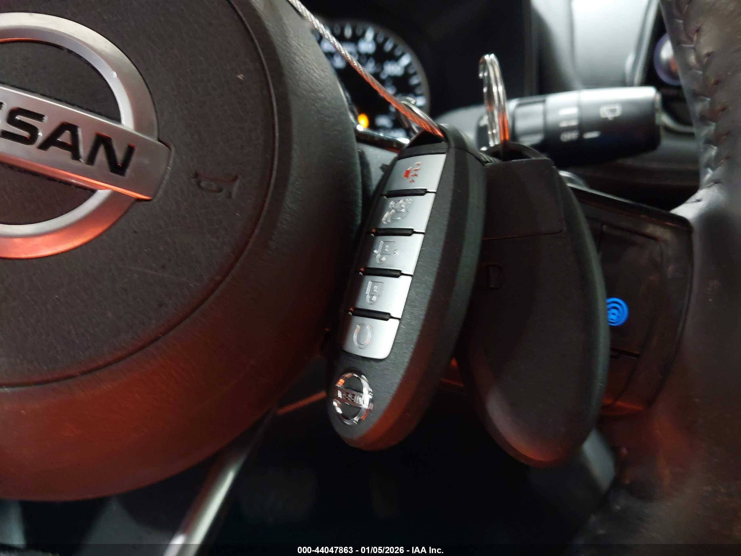 NISSAN ROGUE image 11