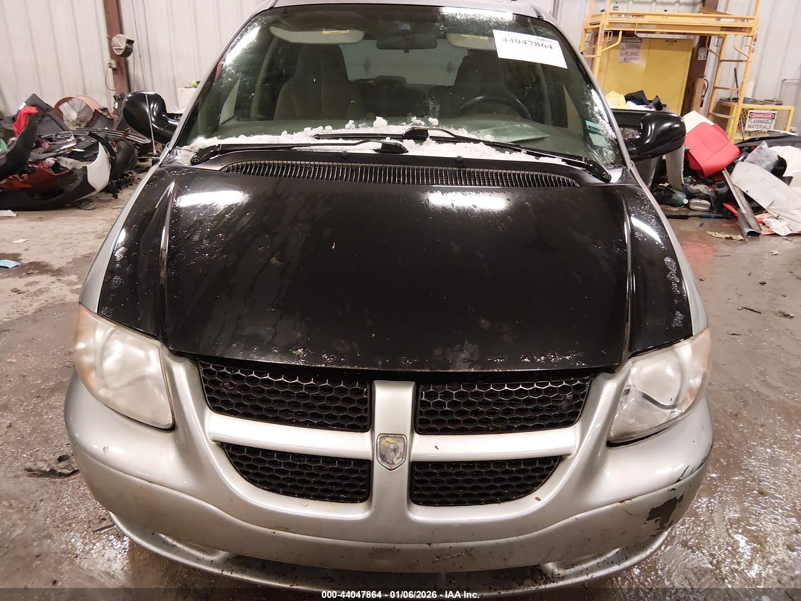 DODGE CARAVAN image 10