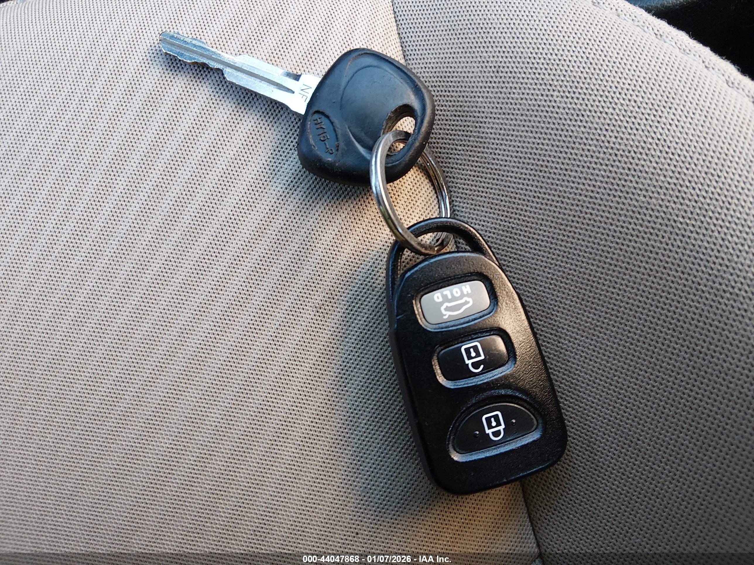 HYUNDAI ELANTRA image 11