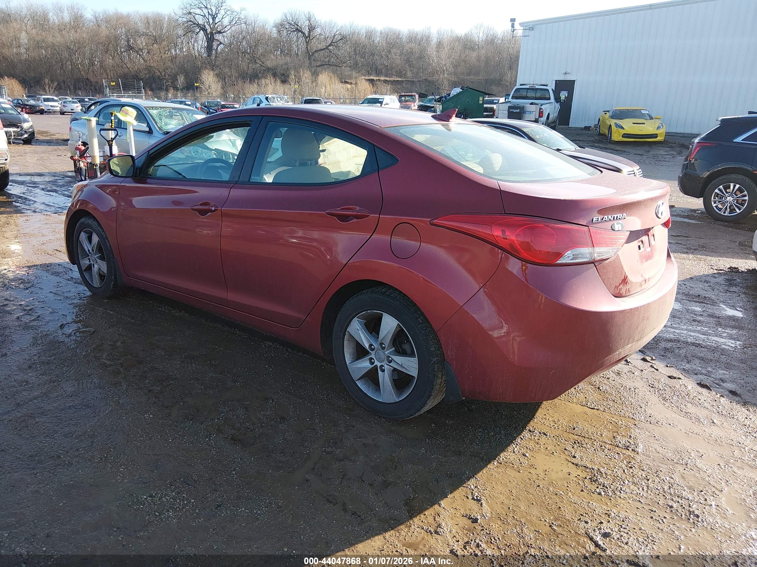 HYUNDAI ELANTRA image 3