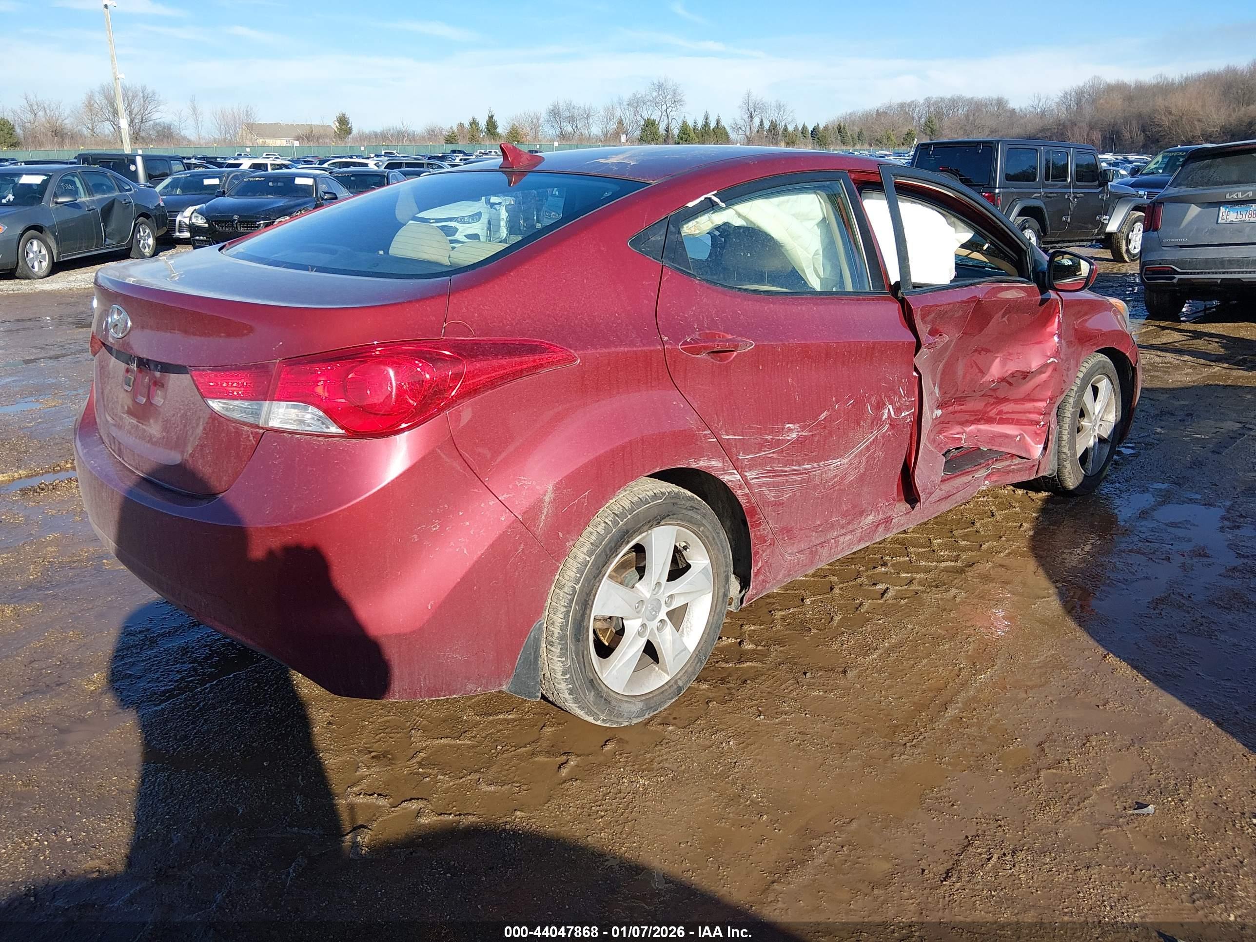 HYUNDAI ELANTRA image 4