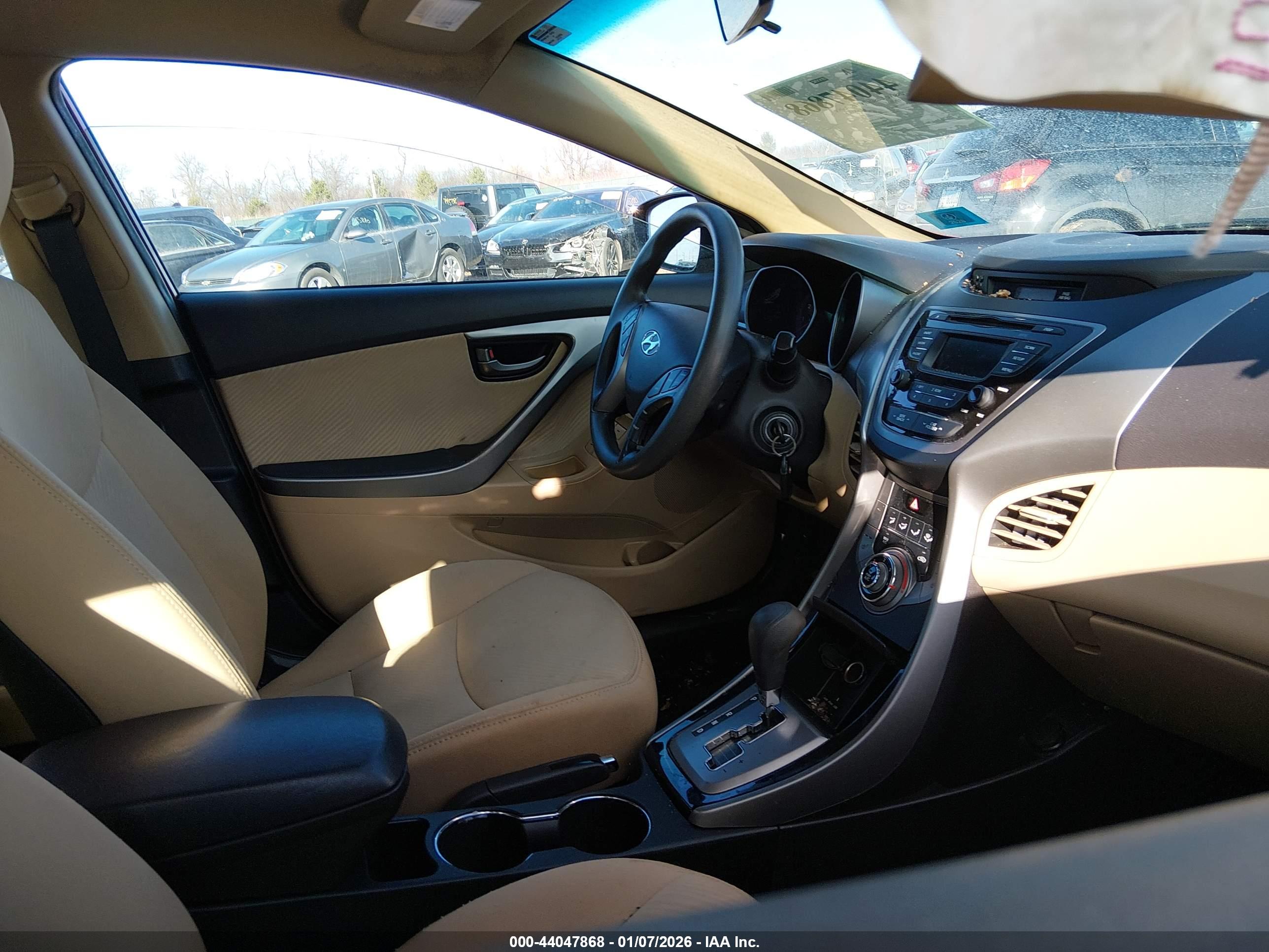 HYUNDAI ELANTRA image 5
