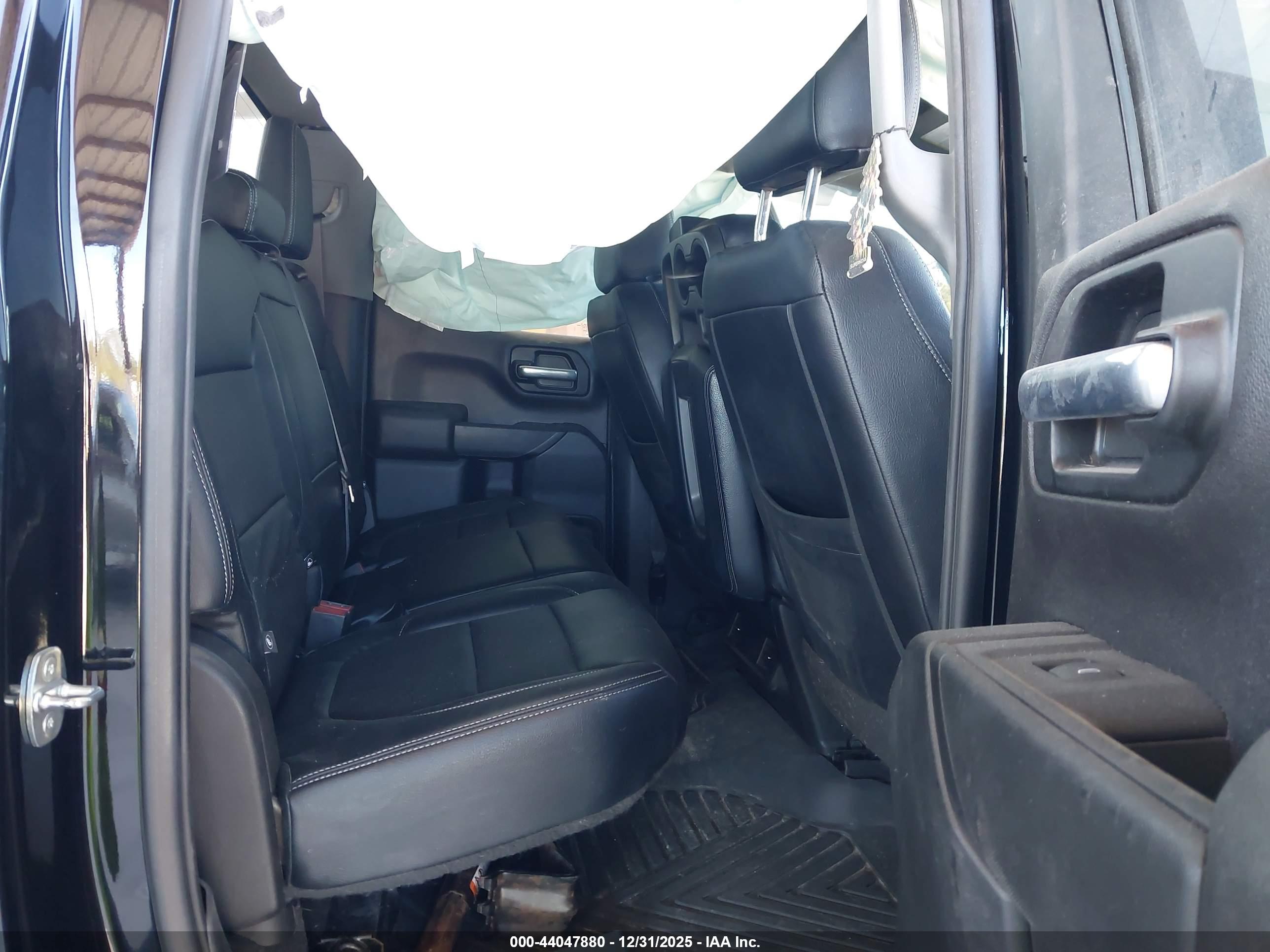 CHEVROLET SILVERADO image 8