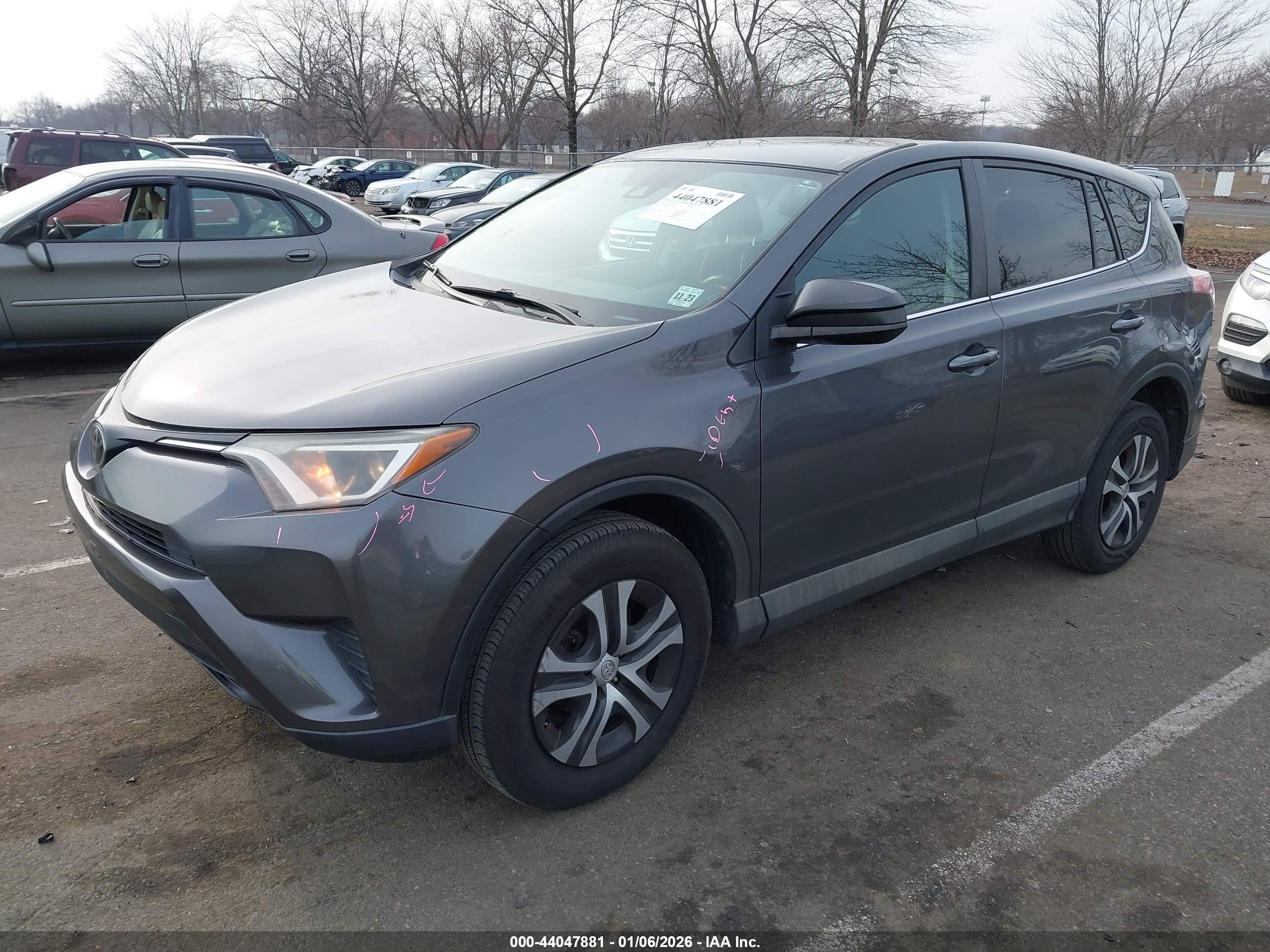 TOYOTA RAV4 image 2