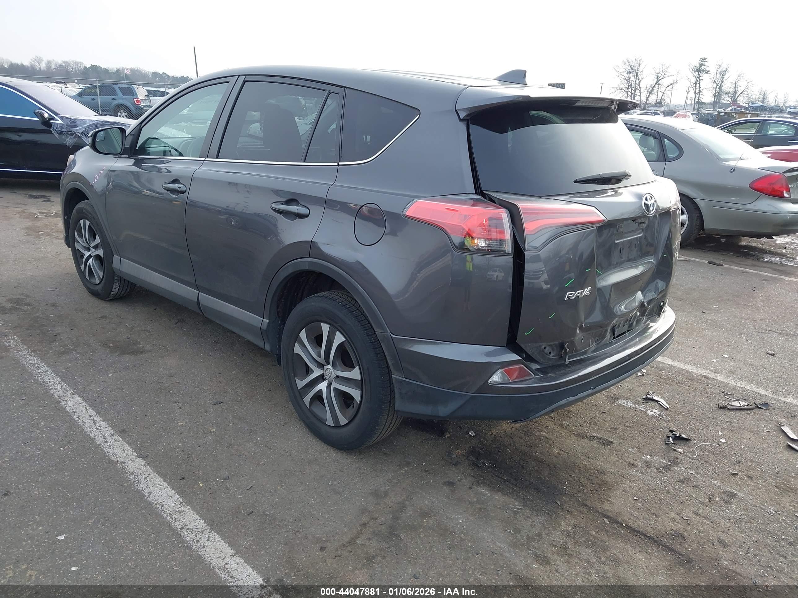 TOYOTA RAV4 image 3