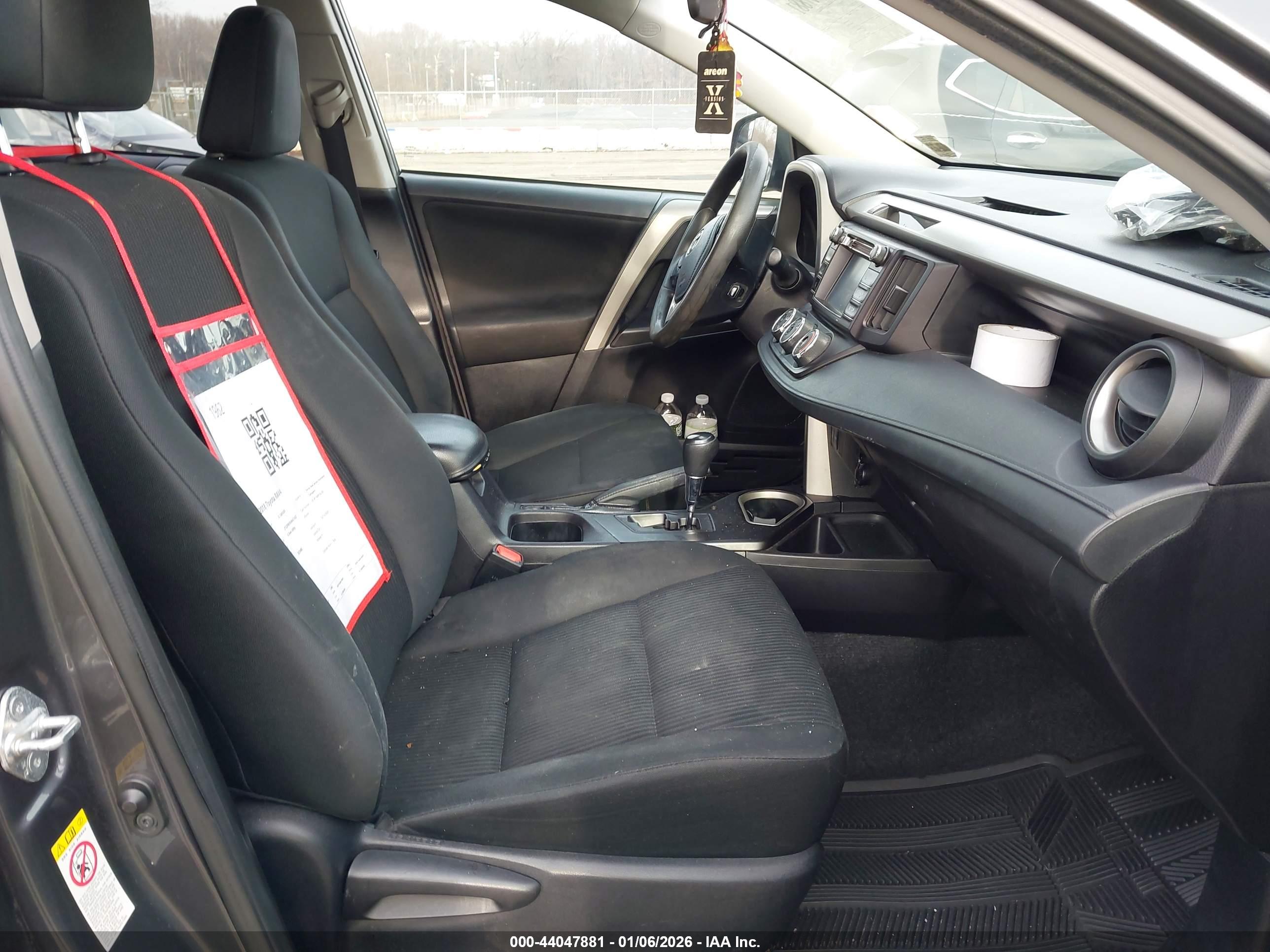 TOYOTA RAV4 image 5