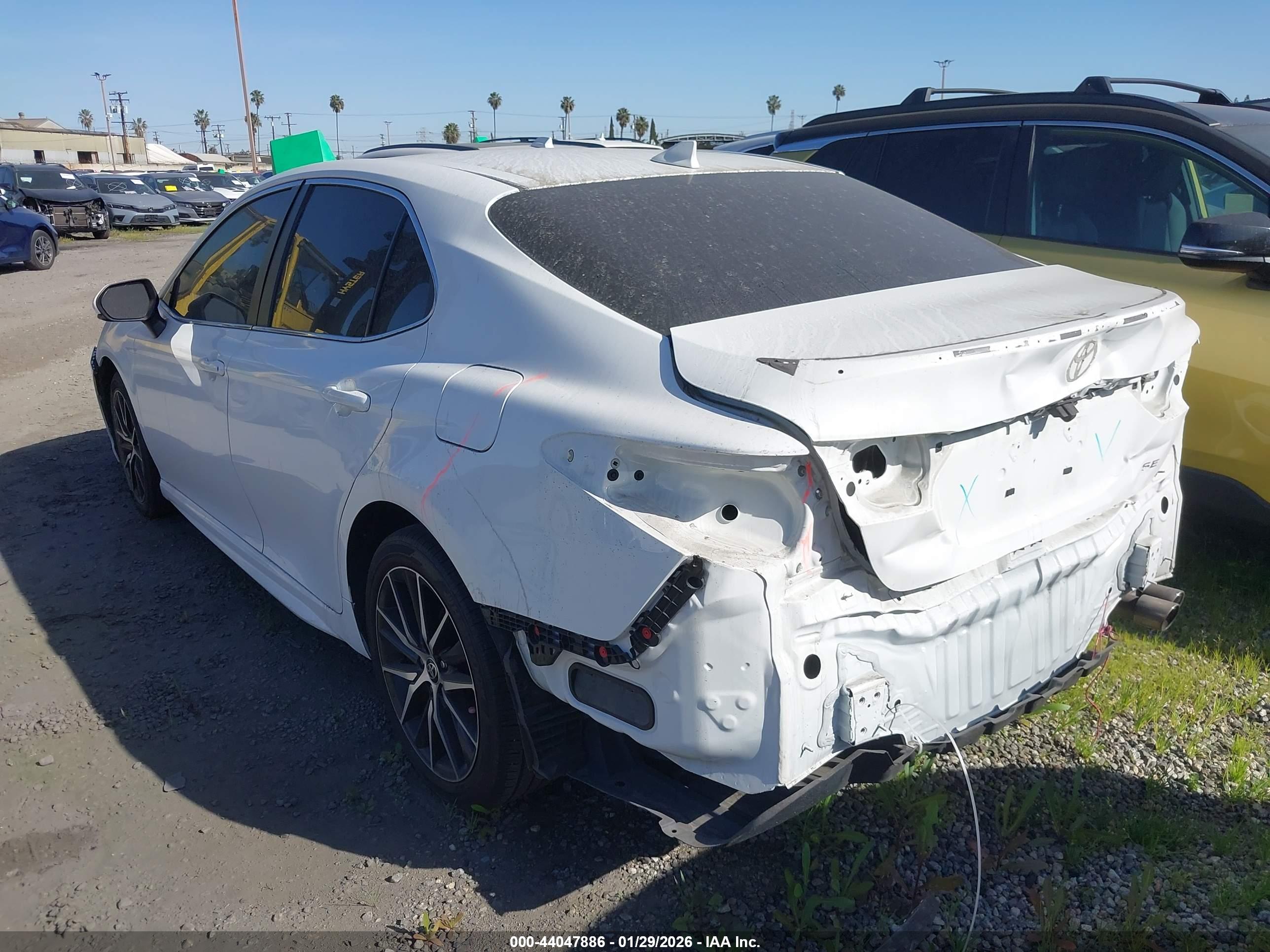TOYOTA CAMRY image 3