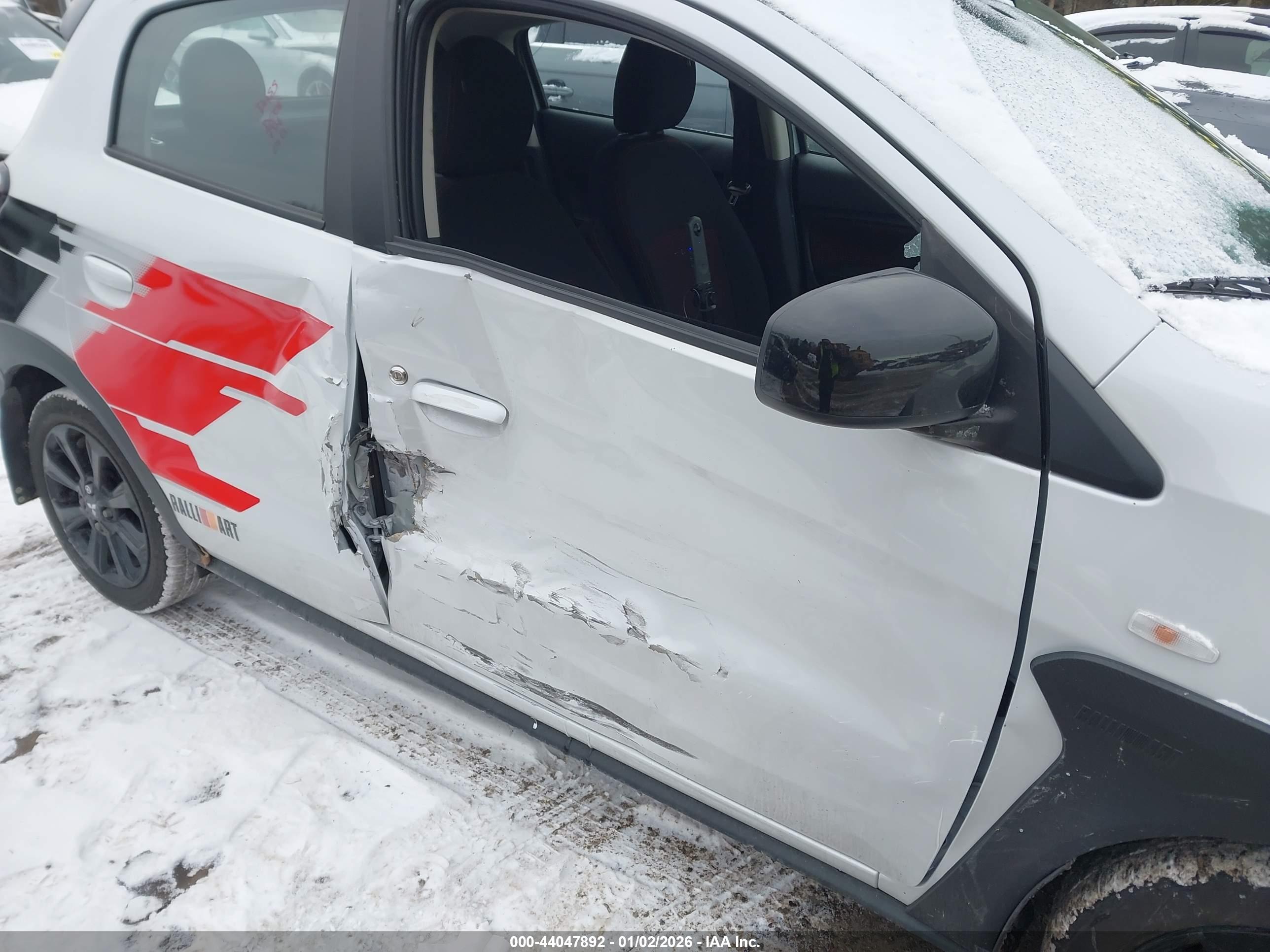 MITSUBISHI MIRAGE image 6