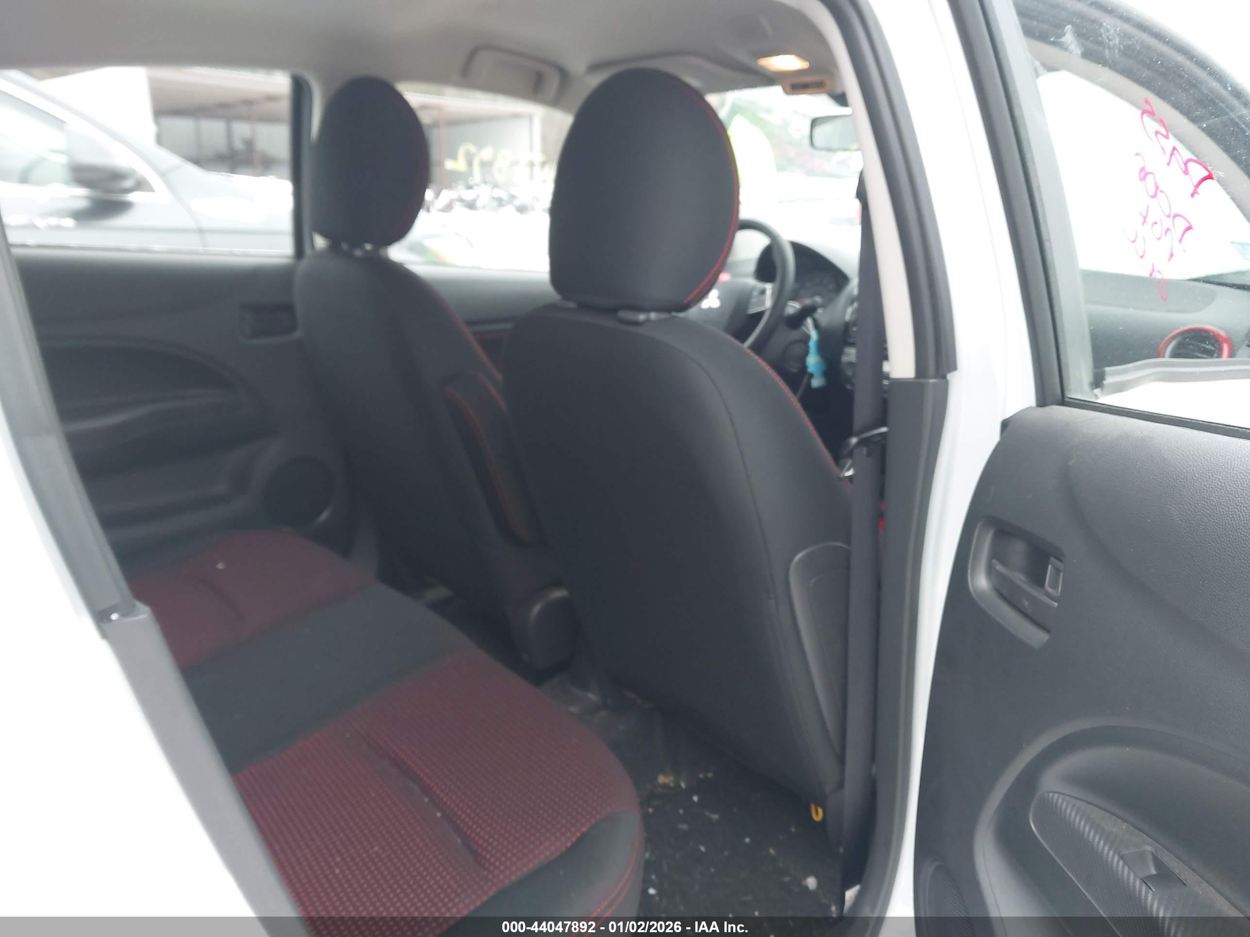 MITSUBISHI MIRAGE image 8