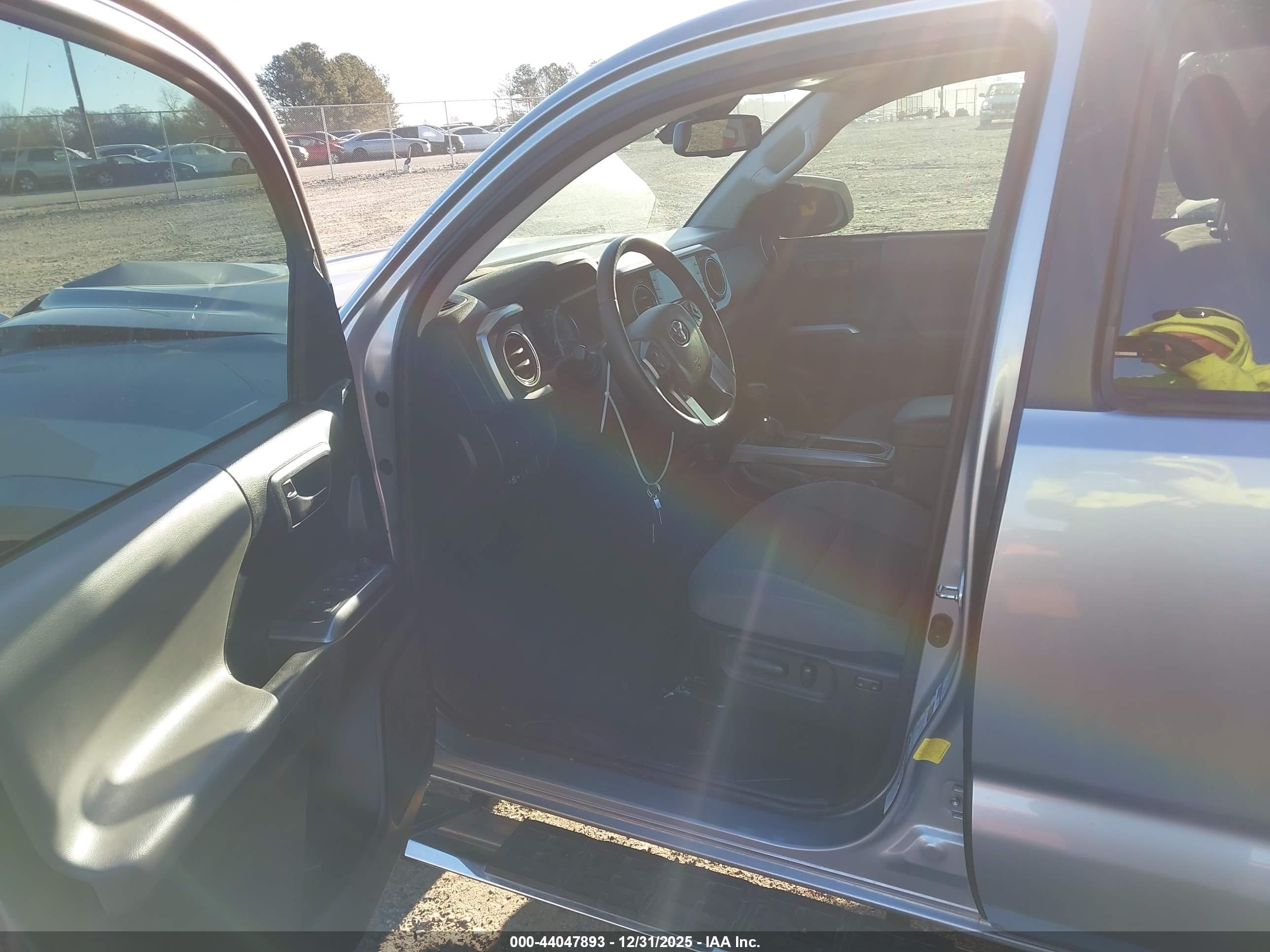 TOYOTA TACOMA image 5