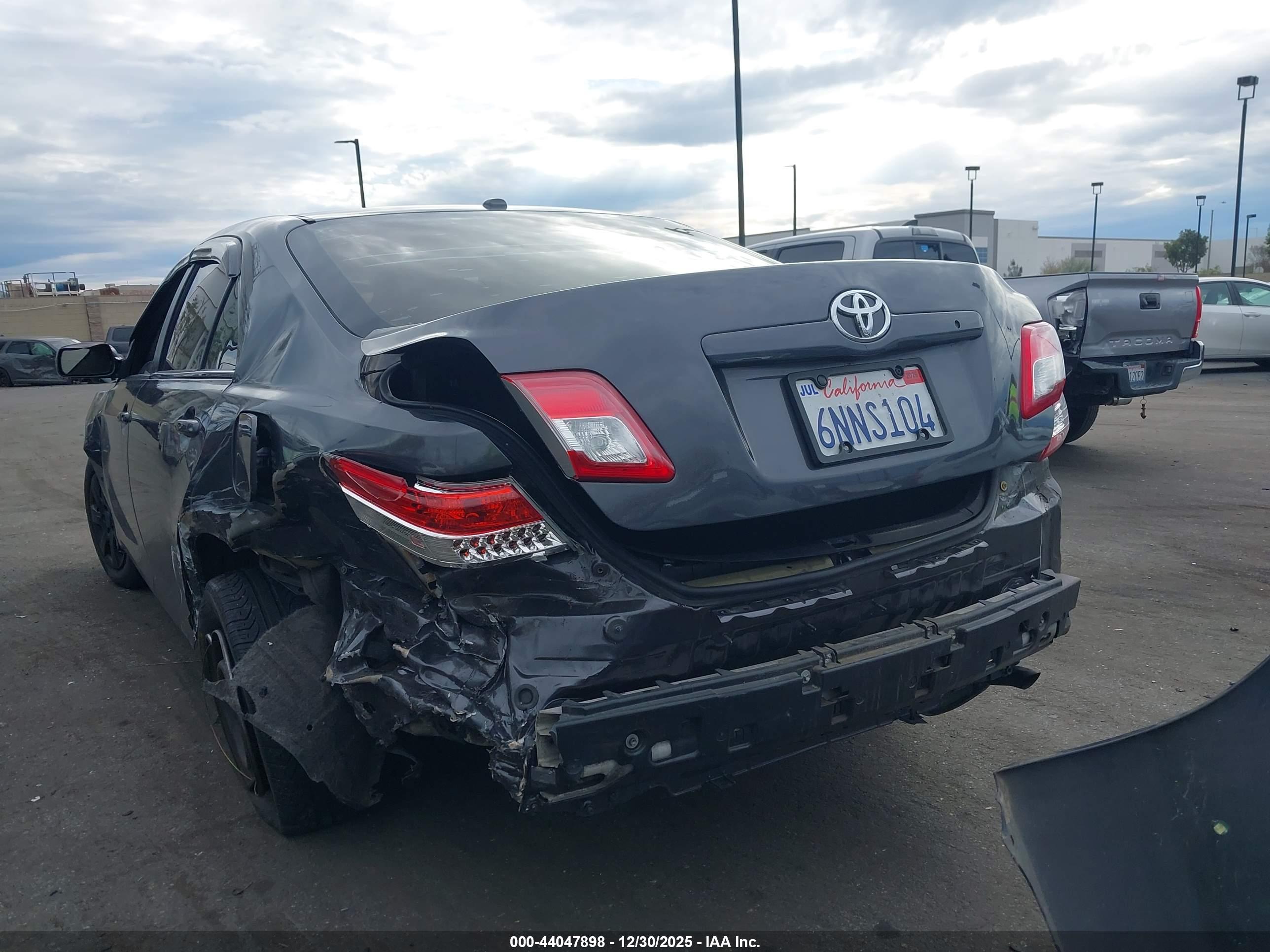TOYOTA CAMRY image 6