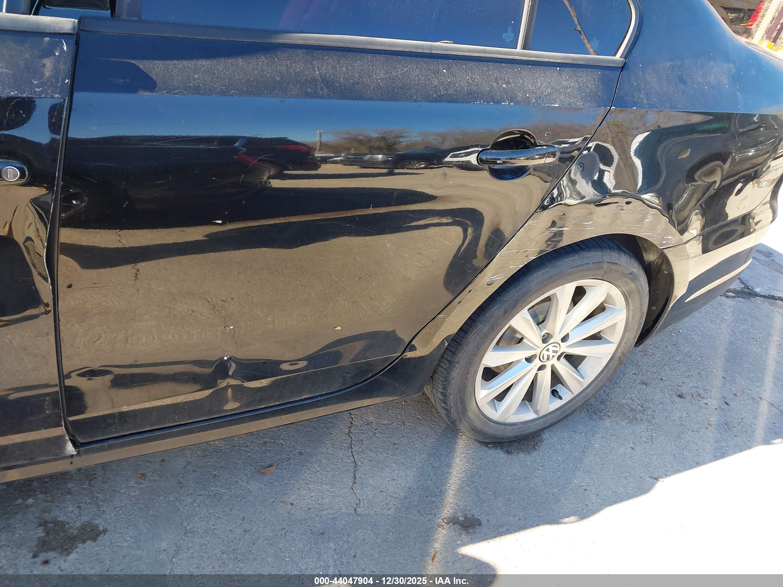 VOLKSWAGEN JETTA image 6