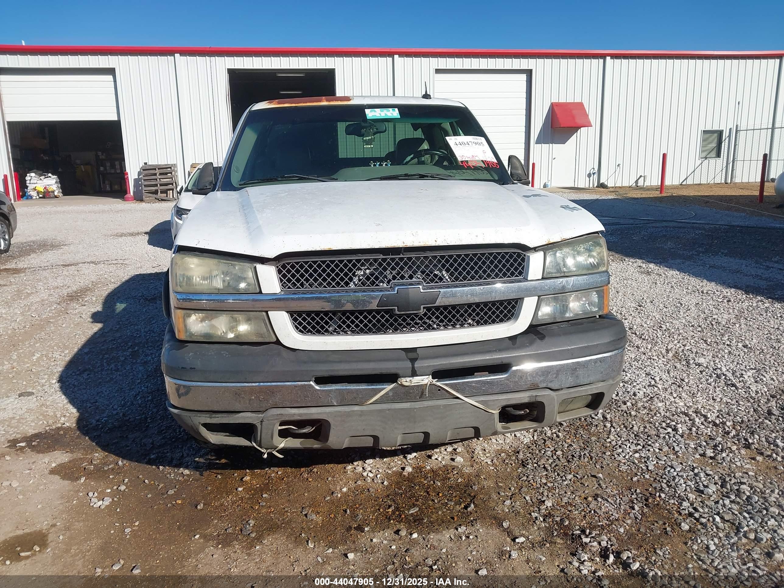 CHEVROLET SILVERADO image 6
