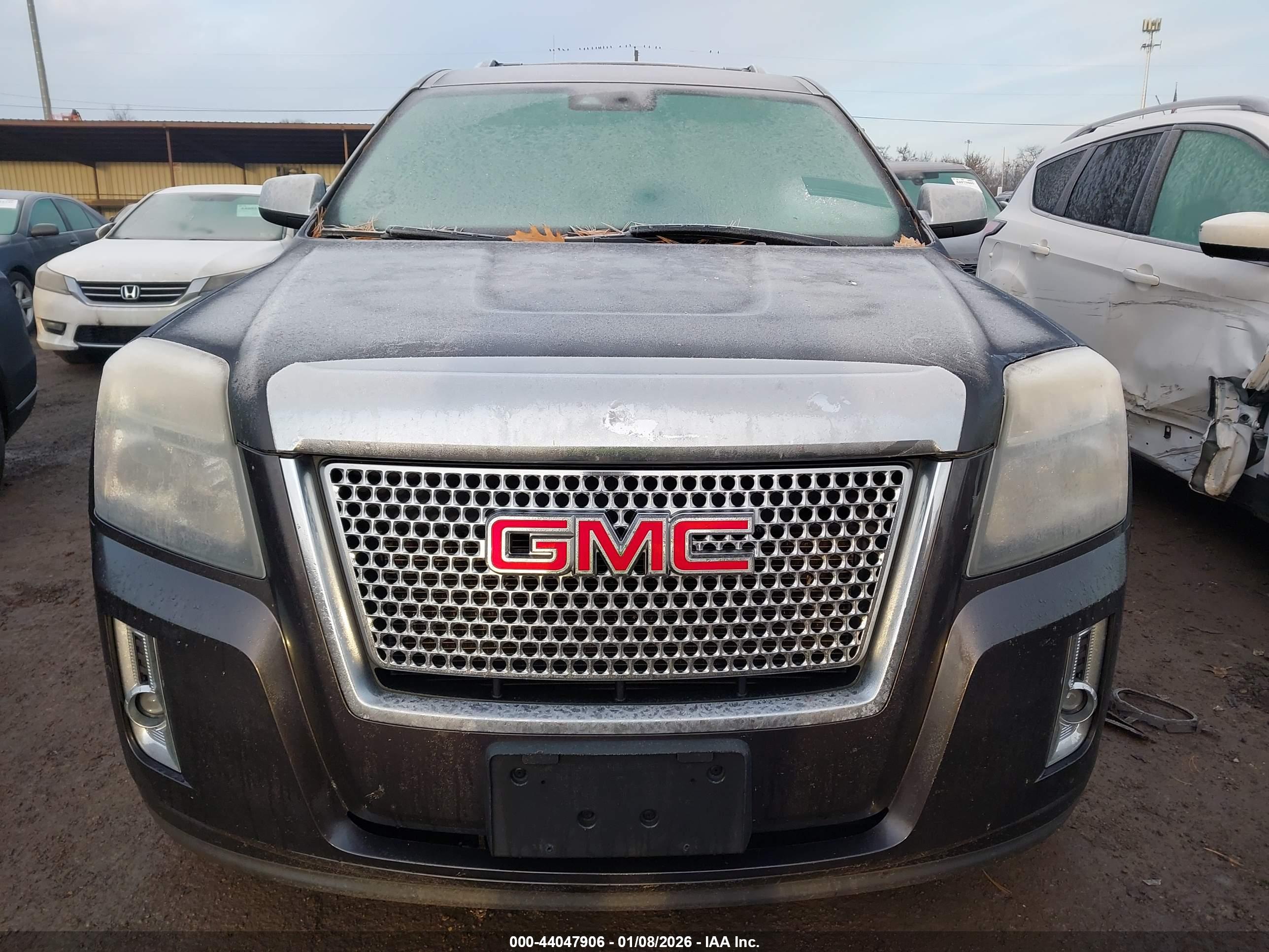 GMC TERRAIN image 6
