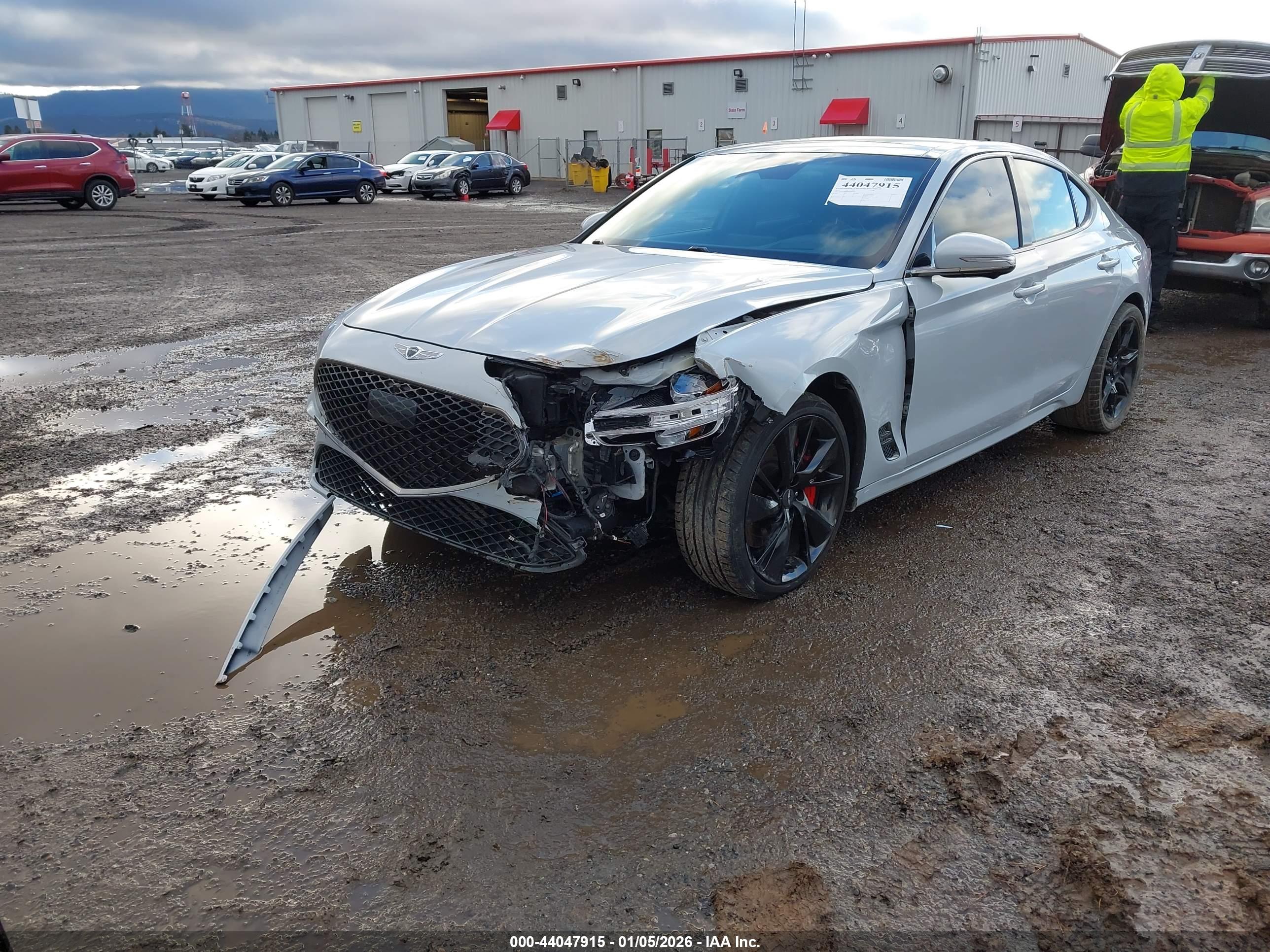 GENESIS G70 image 2