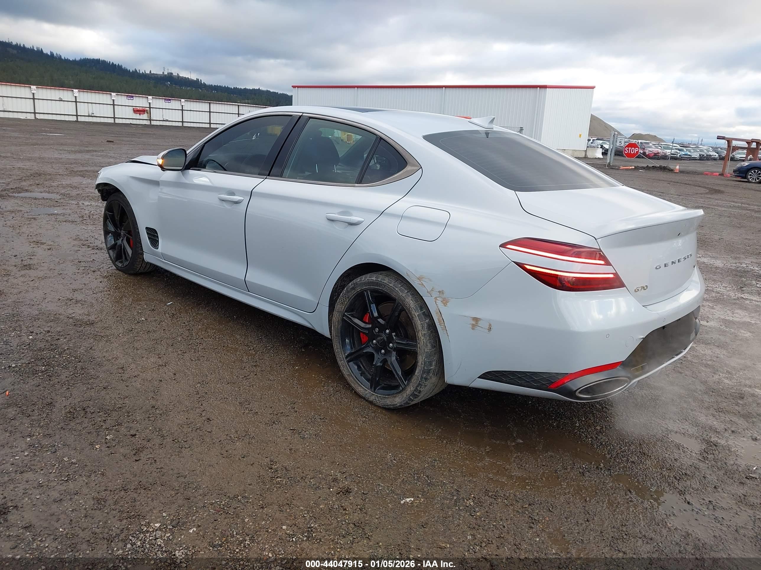 GENESIS G70 image 3