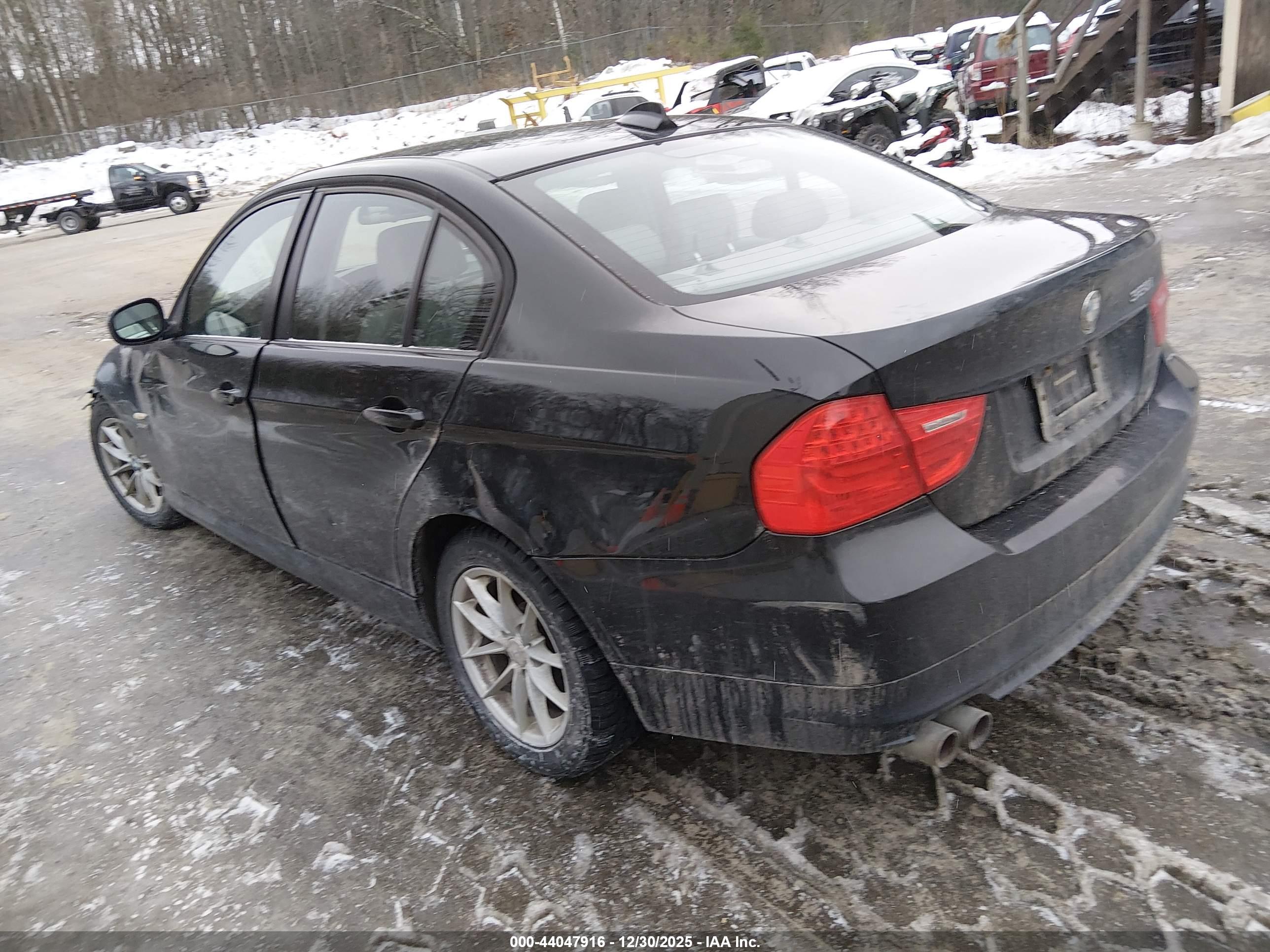 BMW 328I image 3
