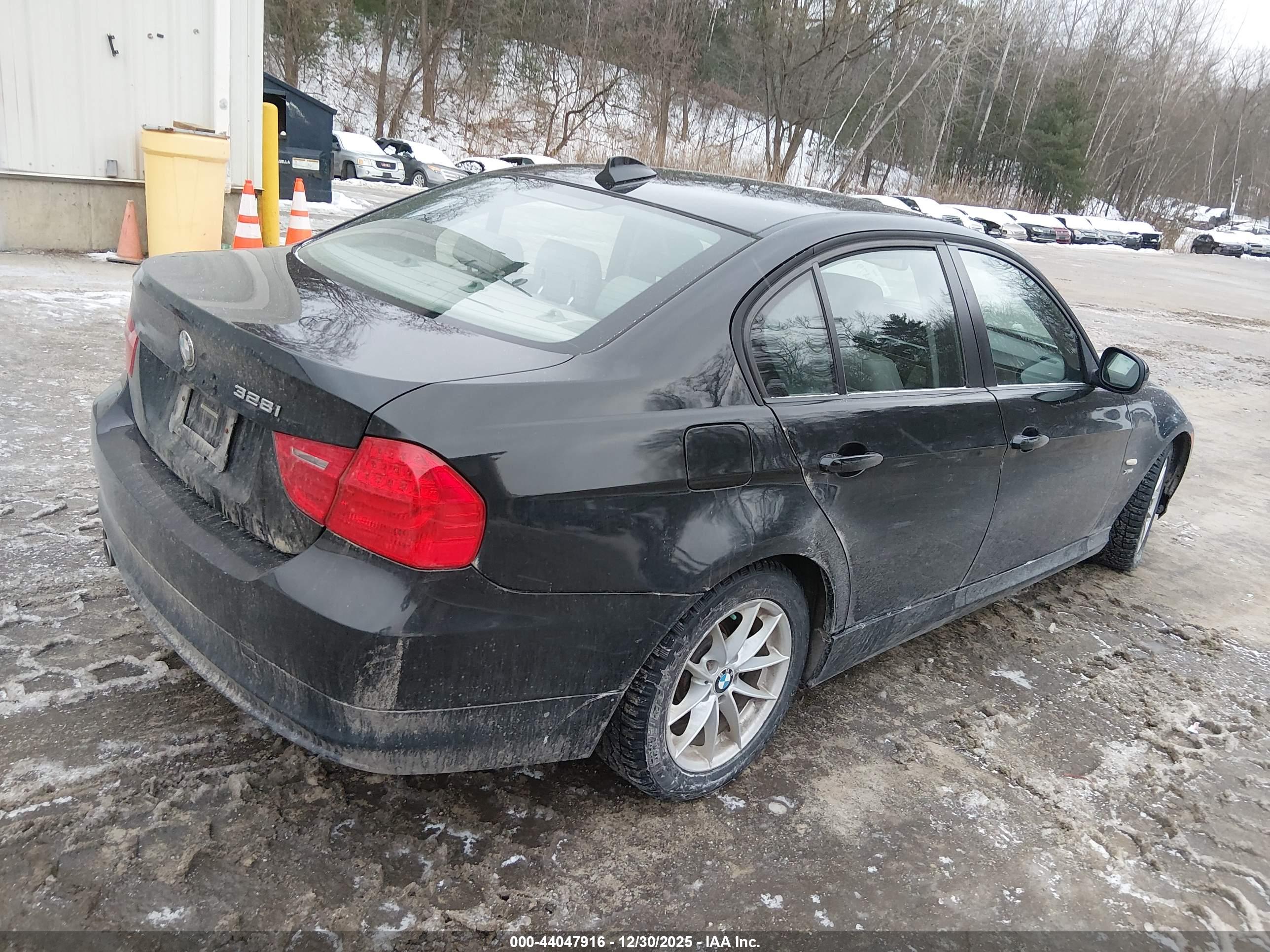 BMW 328I image 4