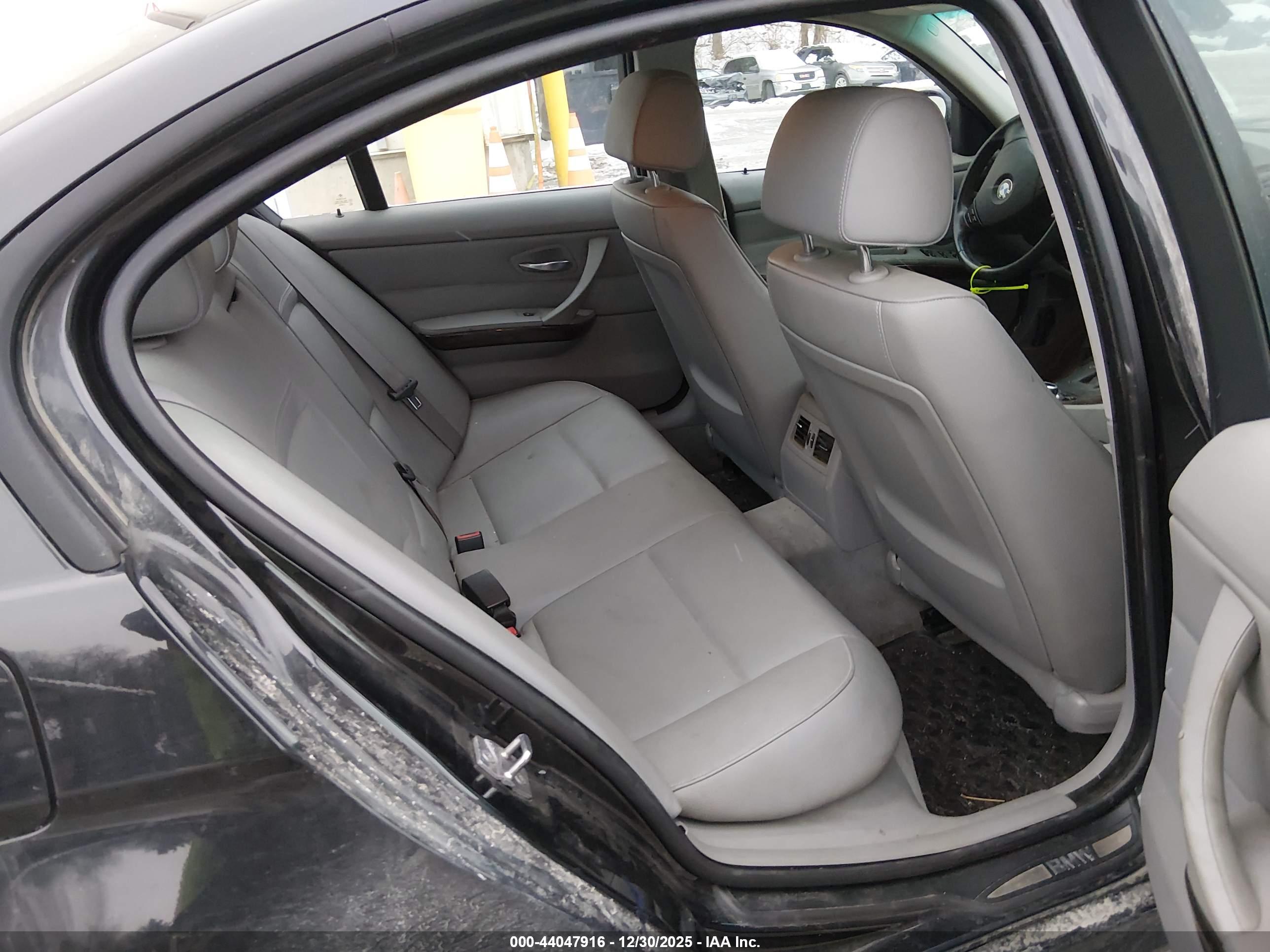 BMW 328I image 8
