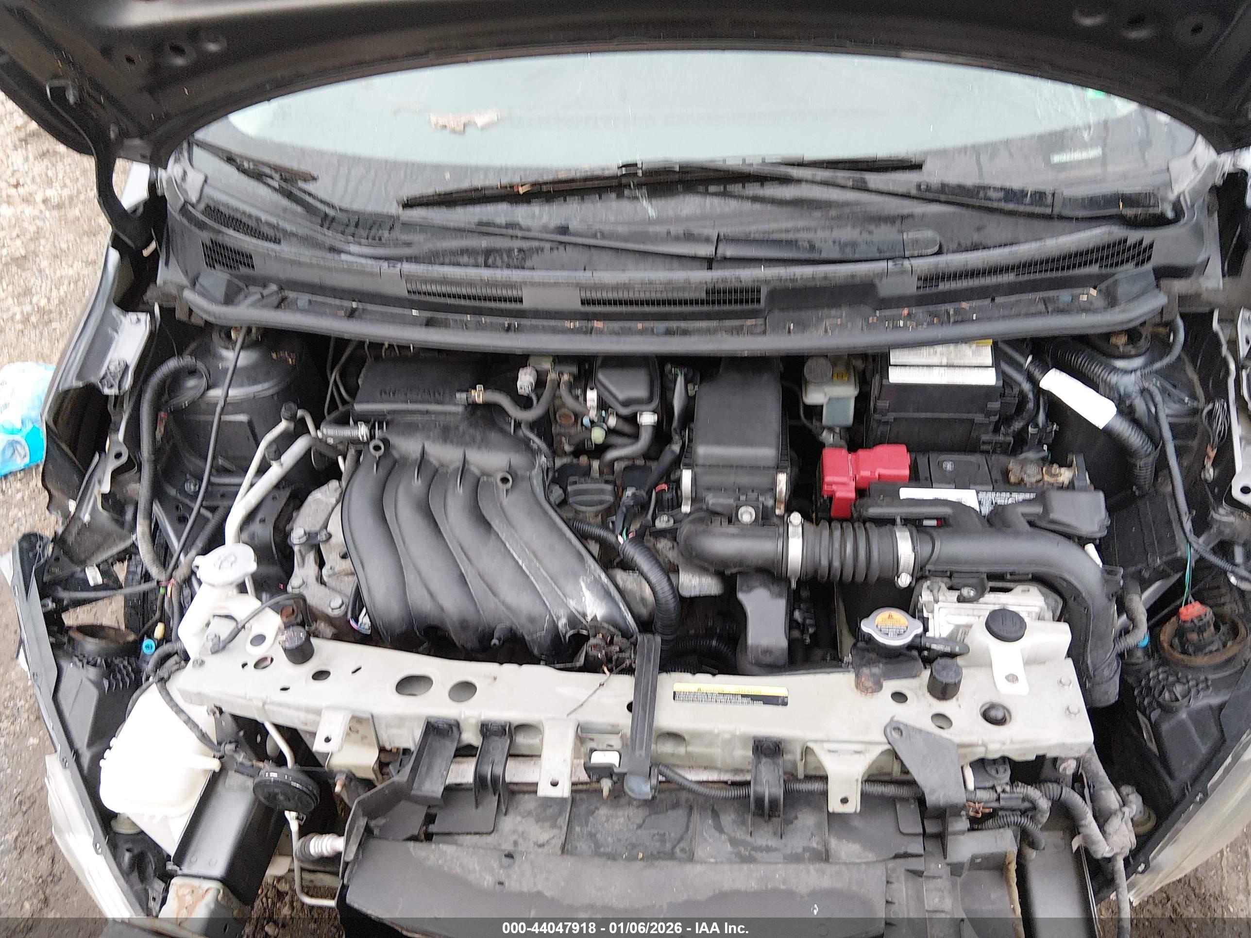 NISSAN VERSA image 10