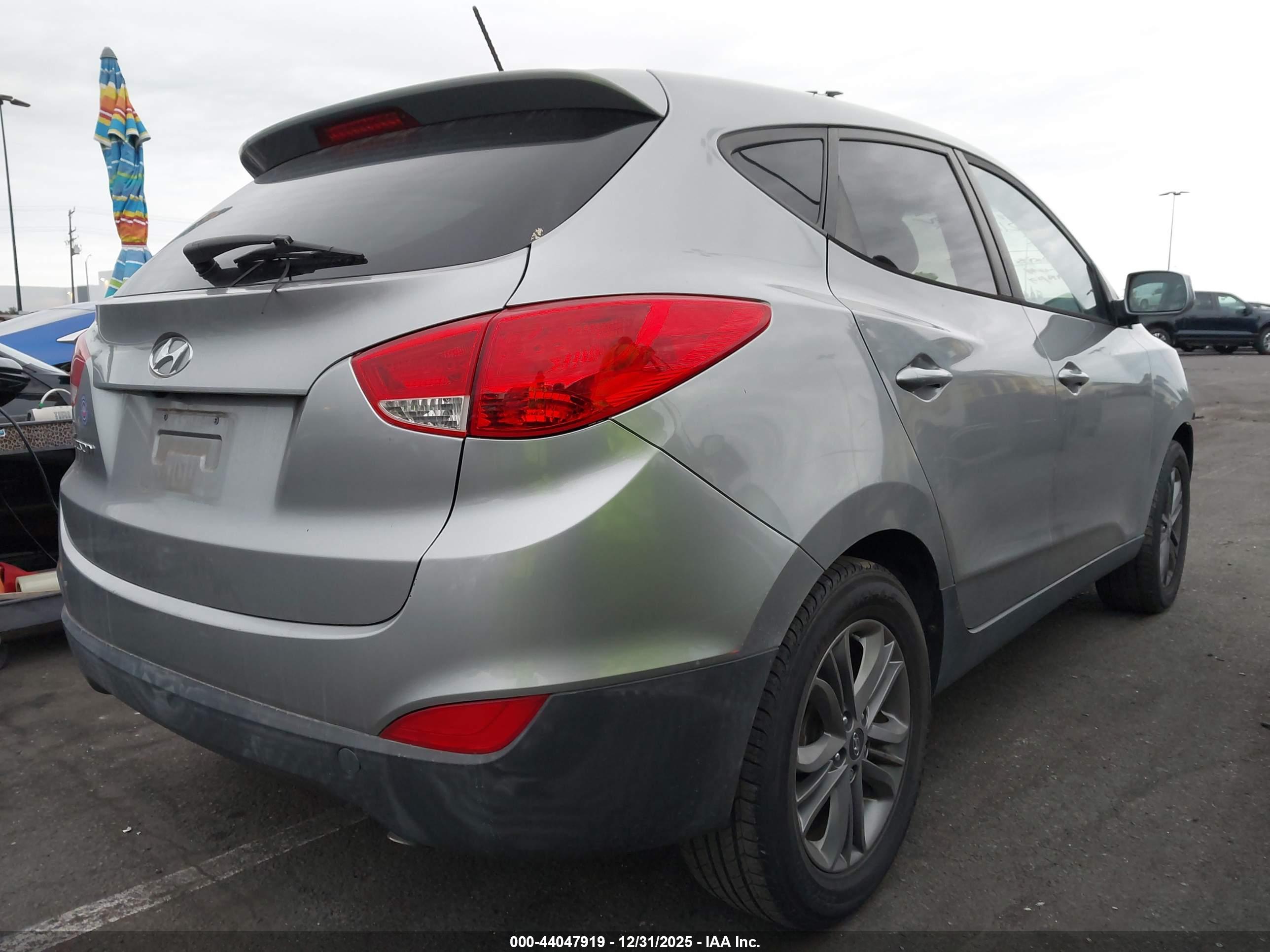 HYUNDAI TUCSON image 4