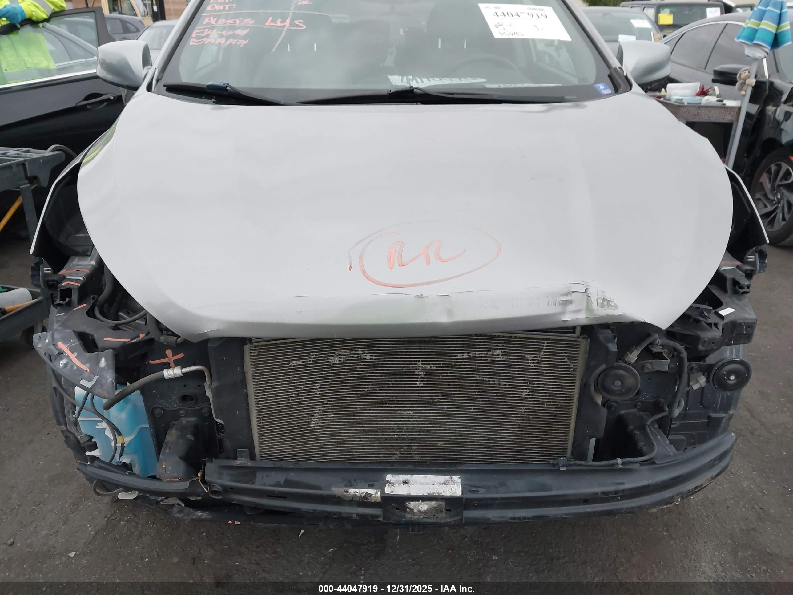 HYUNDAI TUCSON image 6