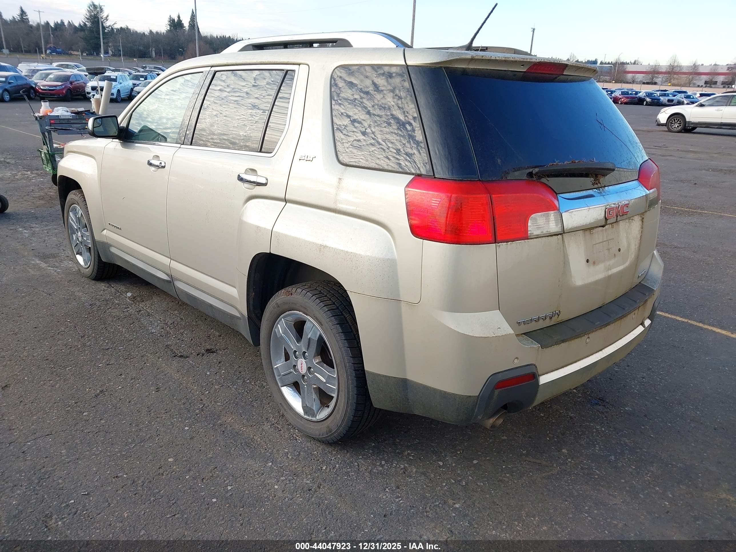 GMC TERRAIN image 3