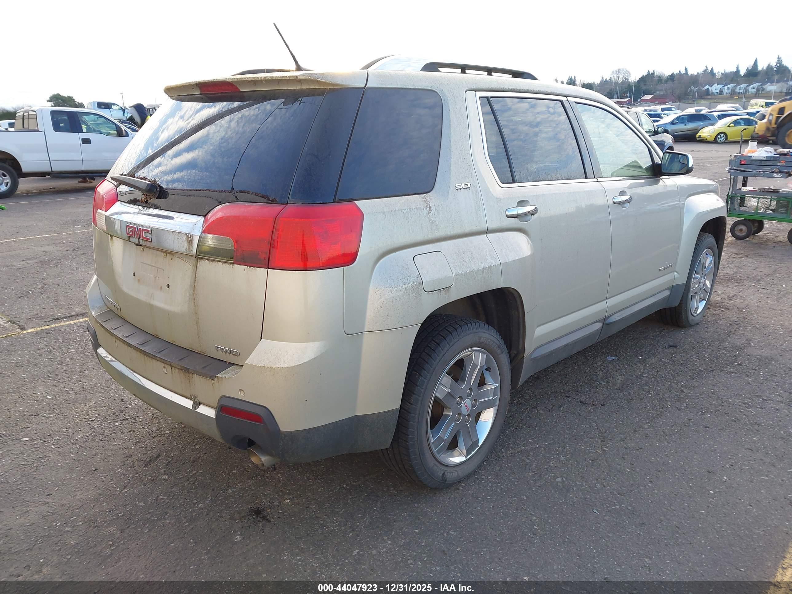 GMC TERRAIN image 4